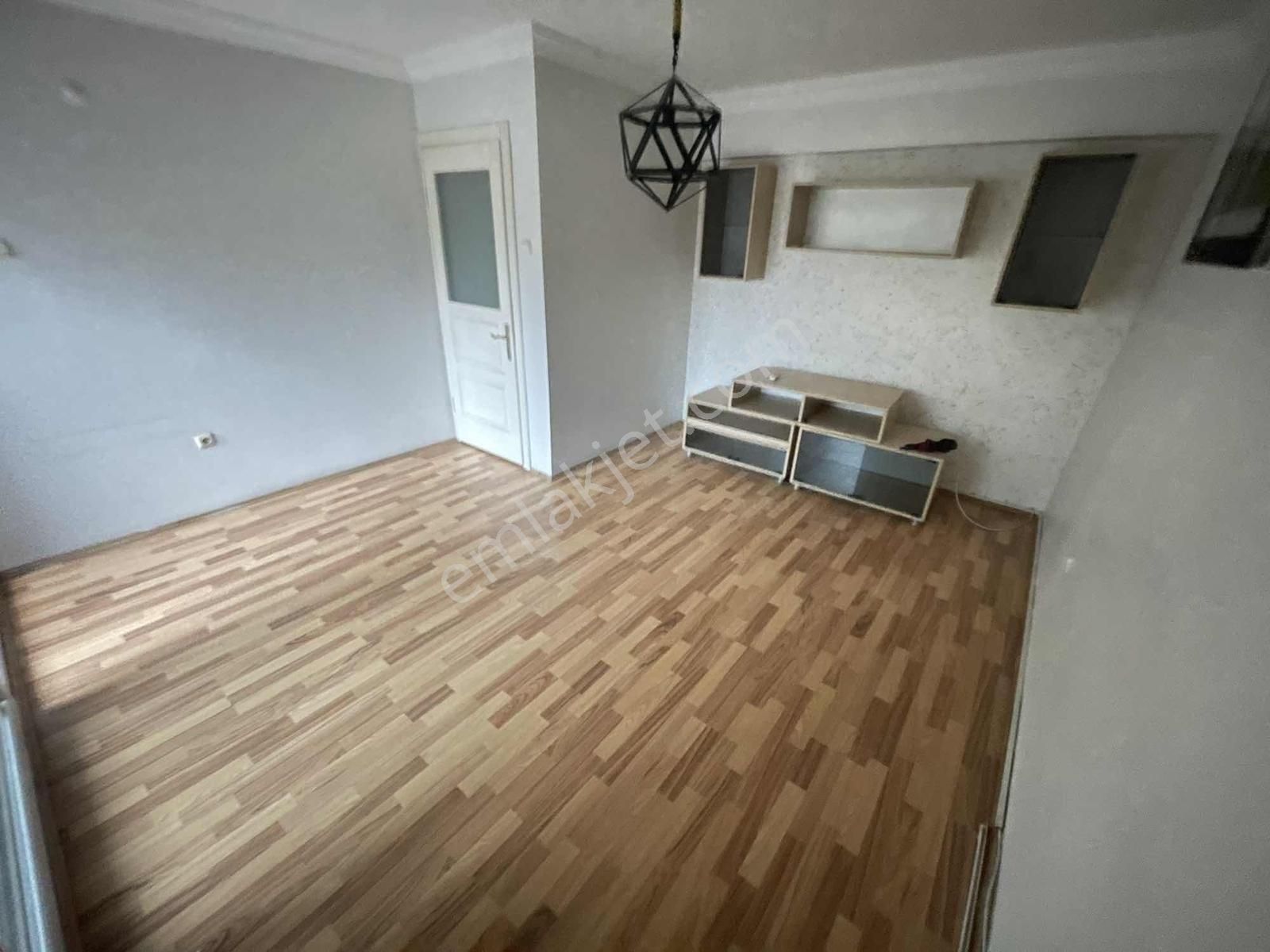 Üçyol Cadde Binasında Asansörlü 2+1 Bakımlı Arakat Satılık Daire - Görsel 18