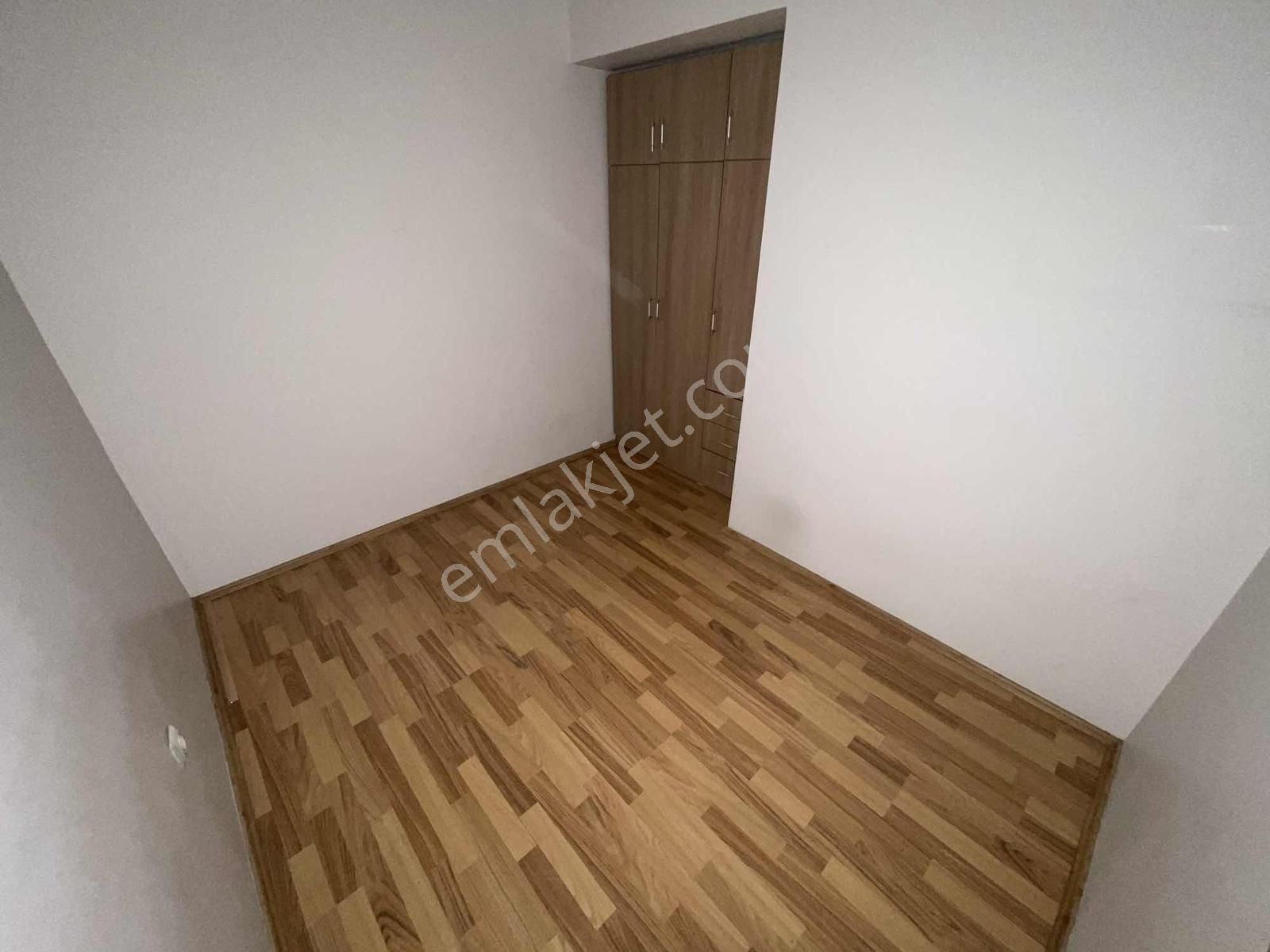 Üçyol Cadde Binasında Asansörlü 2+1 Bakımlı Arakat Satılık Daire - Görsel 8