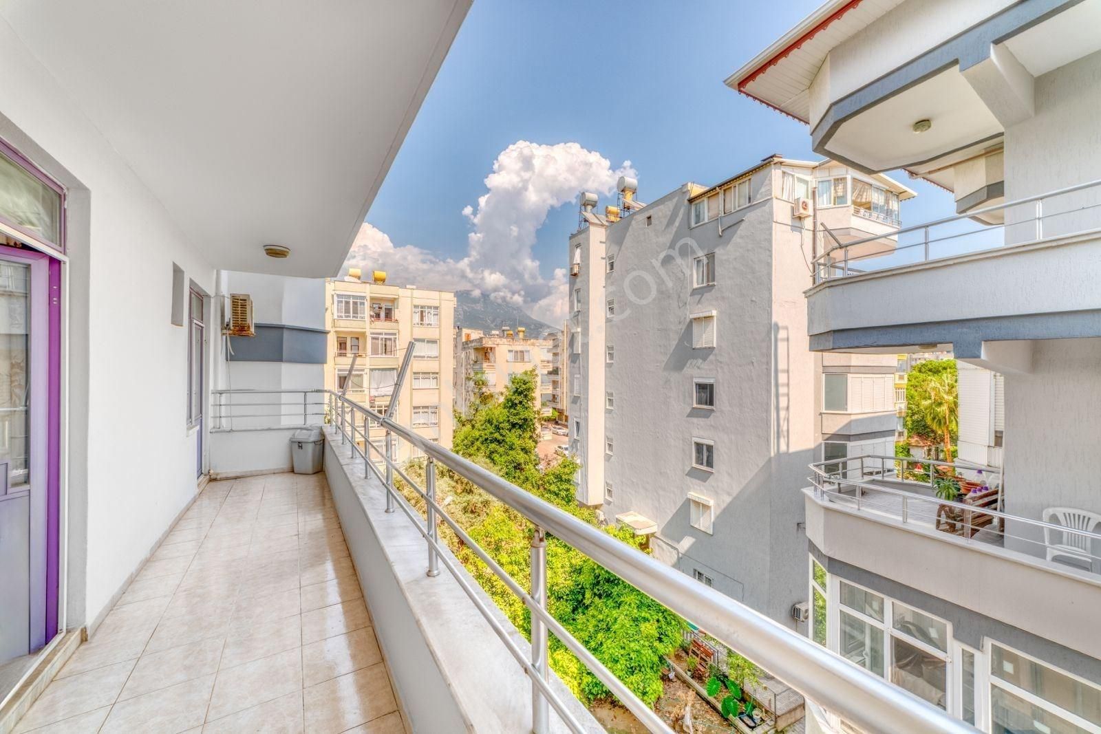 Alanya Mahmutlarda Denize Sıfır 3+1 Satılık Daire Full Deniz Manzaralı - Görsel 7