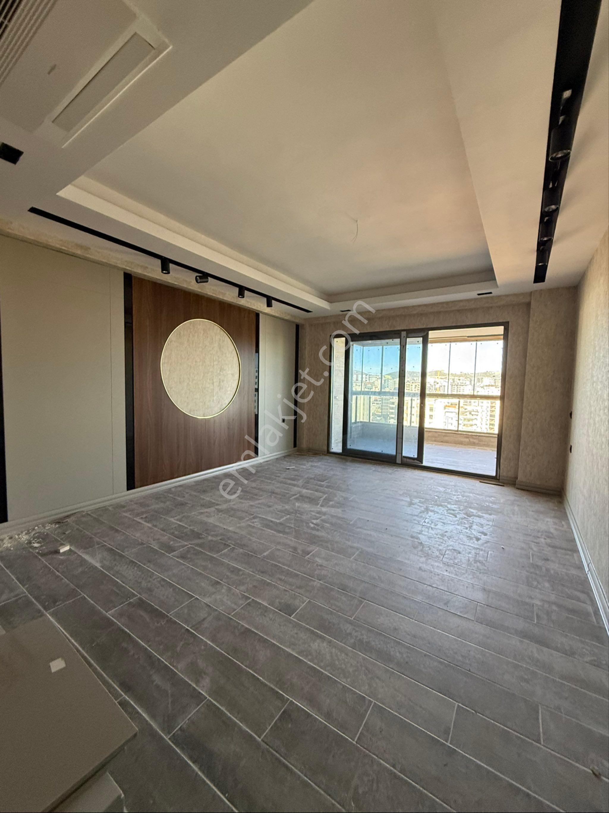 Karaköprü Saat Kulesi Yanı Köşe Başı 50 Metre Yola Sıfır - Görsel 3