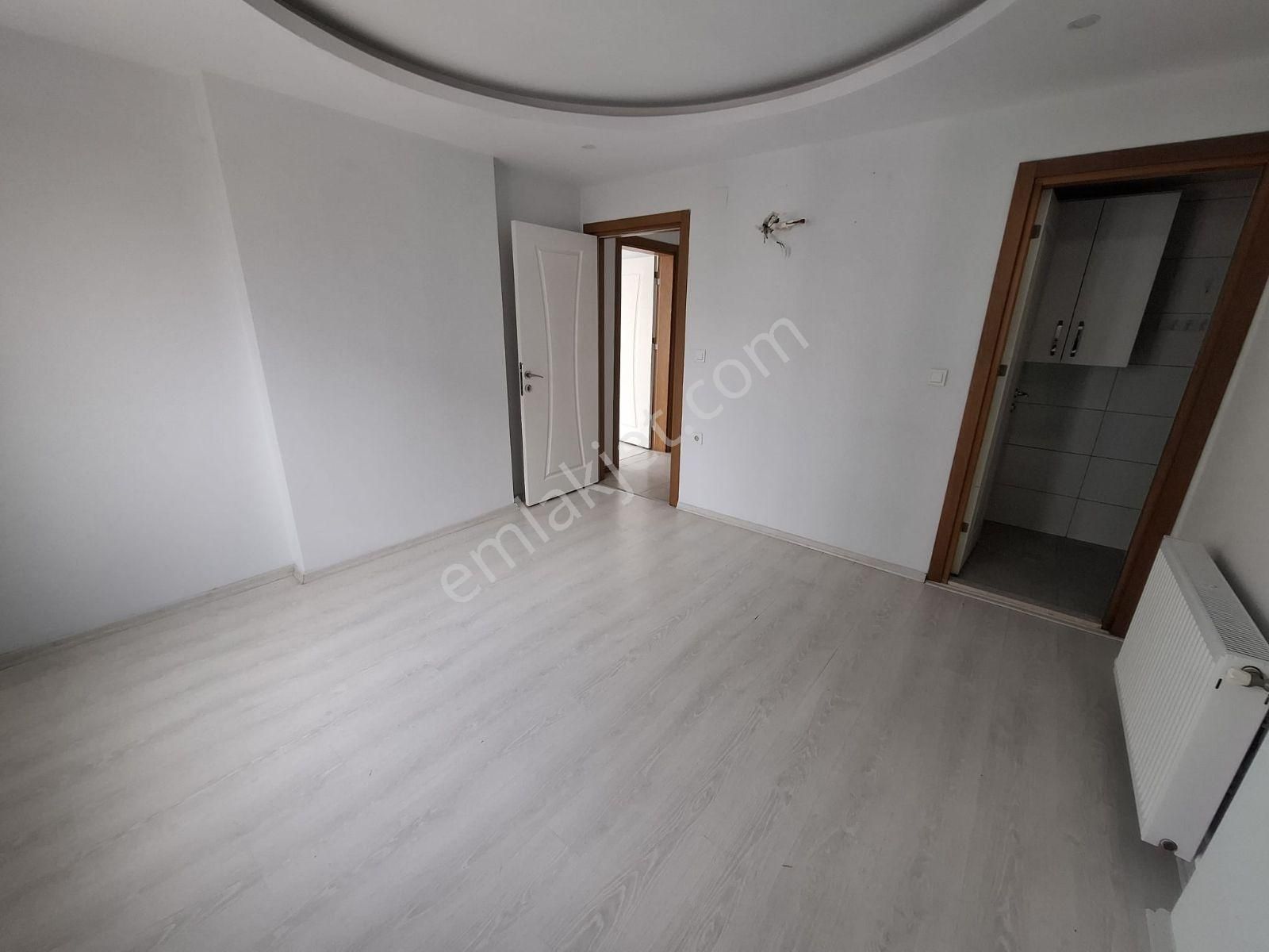 Atc Den Cadde Üstü Belediye Yakınında Kombili Kiralık Ferah Dair - Görsel 7