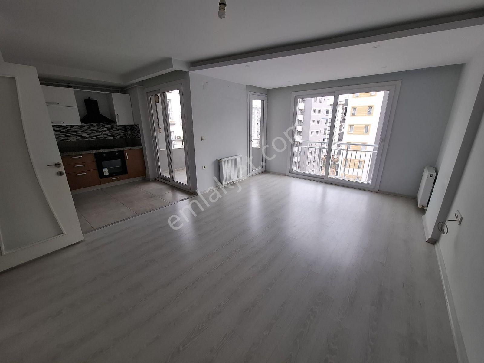 Atc Den Cadde Üstü Belediye Yakınında Kombili Kiralık Ferah Dair