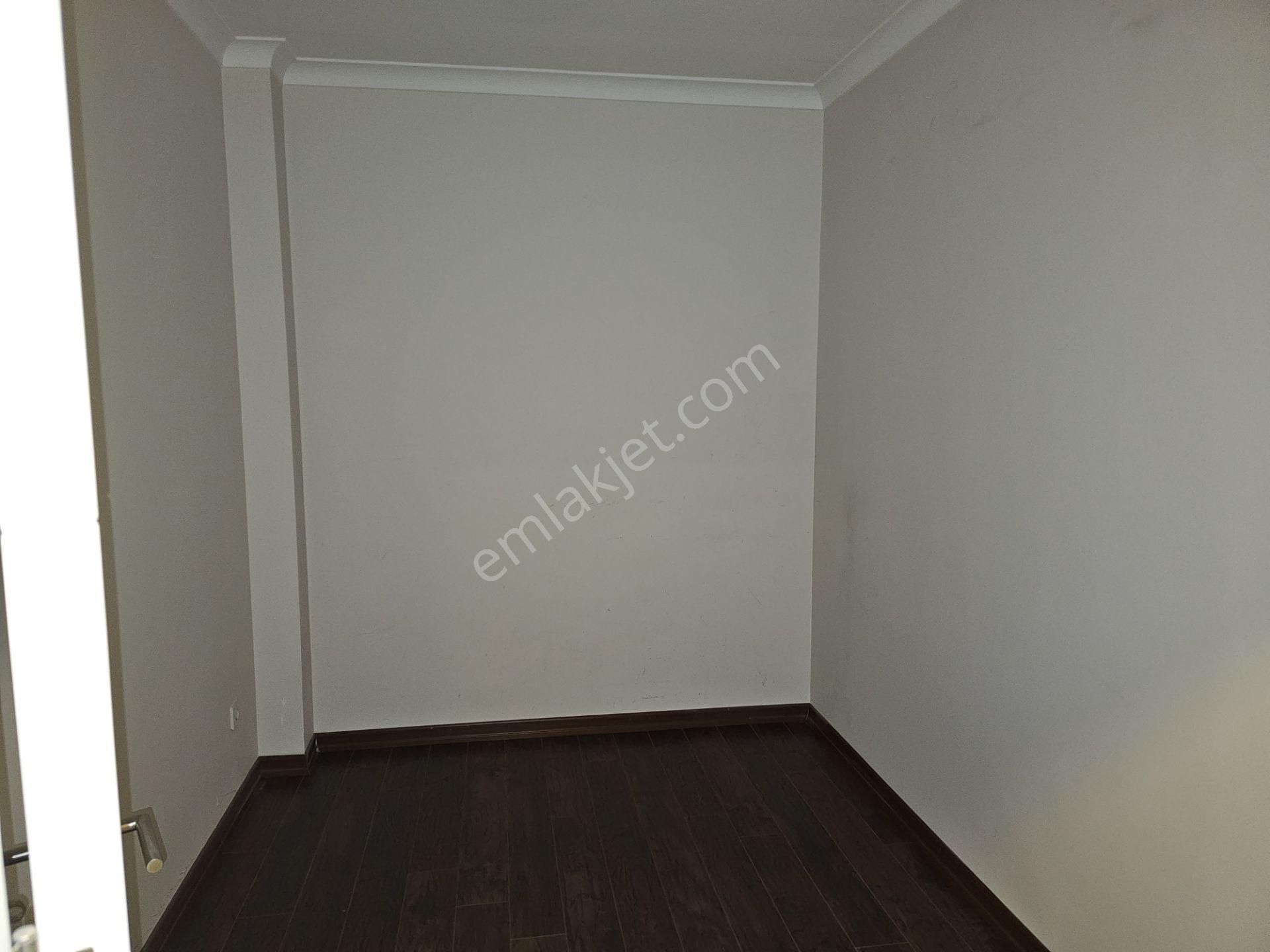 Küçükyalı Sahil Konakları'nda 200m2 Boş Kiralık 4+1 Bahçe Dubleksi - Görsel 35