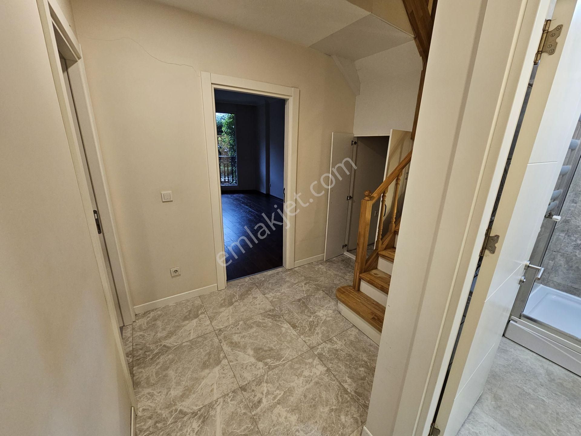 Küçükyalı Sahil Konakları'nda 200m2 Boş Kiralık 4+1 Bahçe Dubleksi - Görsel 19