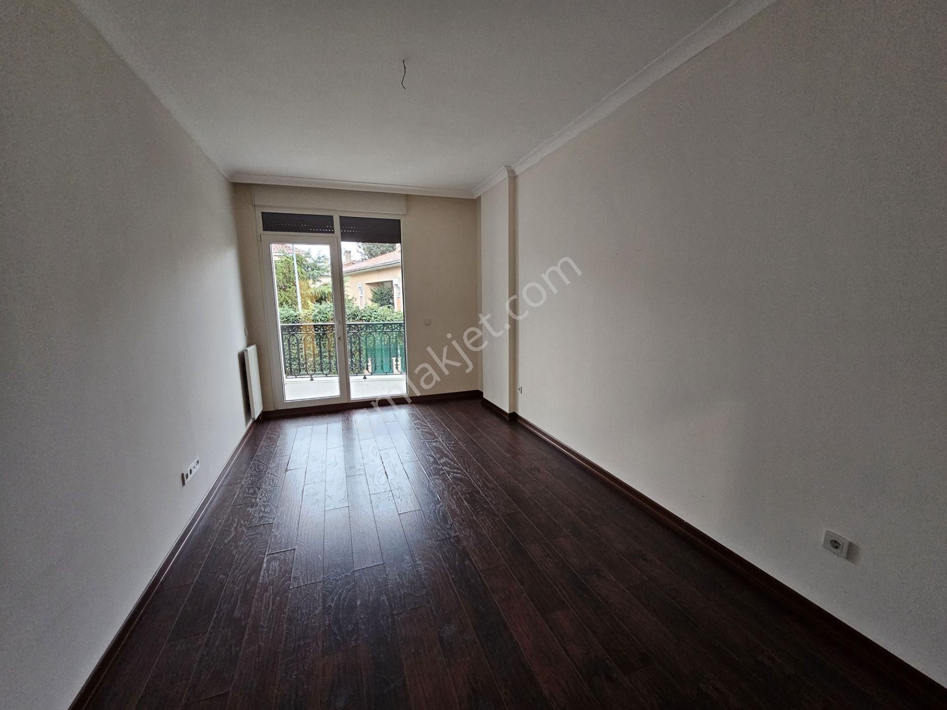 Küçükyalı Sahil Konakları'nda 200m2 Boş Kiralık 4+1 Bahçe Dubleksi - Görsel 17