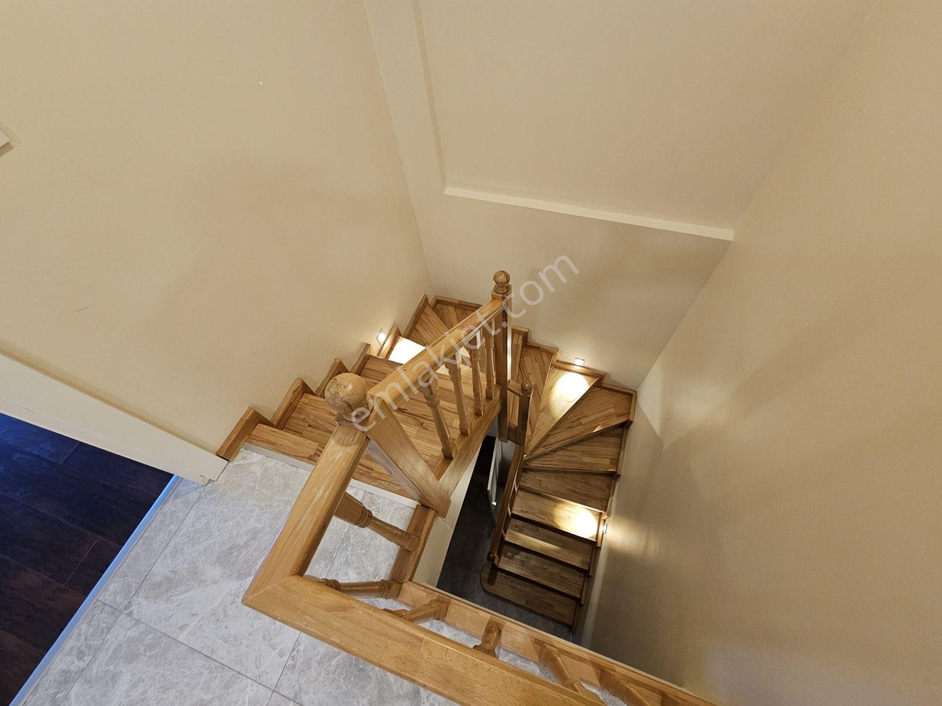 Küçükyalı Sahil Konakları'nda 200m2 Boş Kiralık 4+1 Bahçe Dubleksi - Görsel 18
