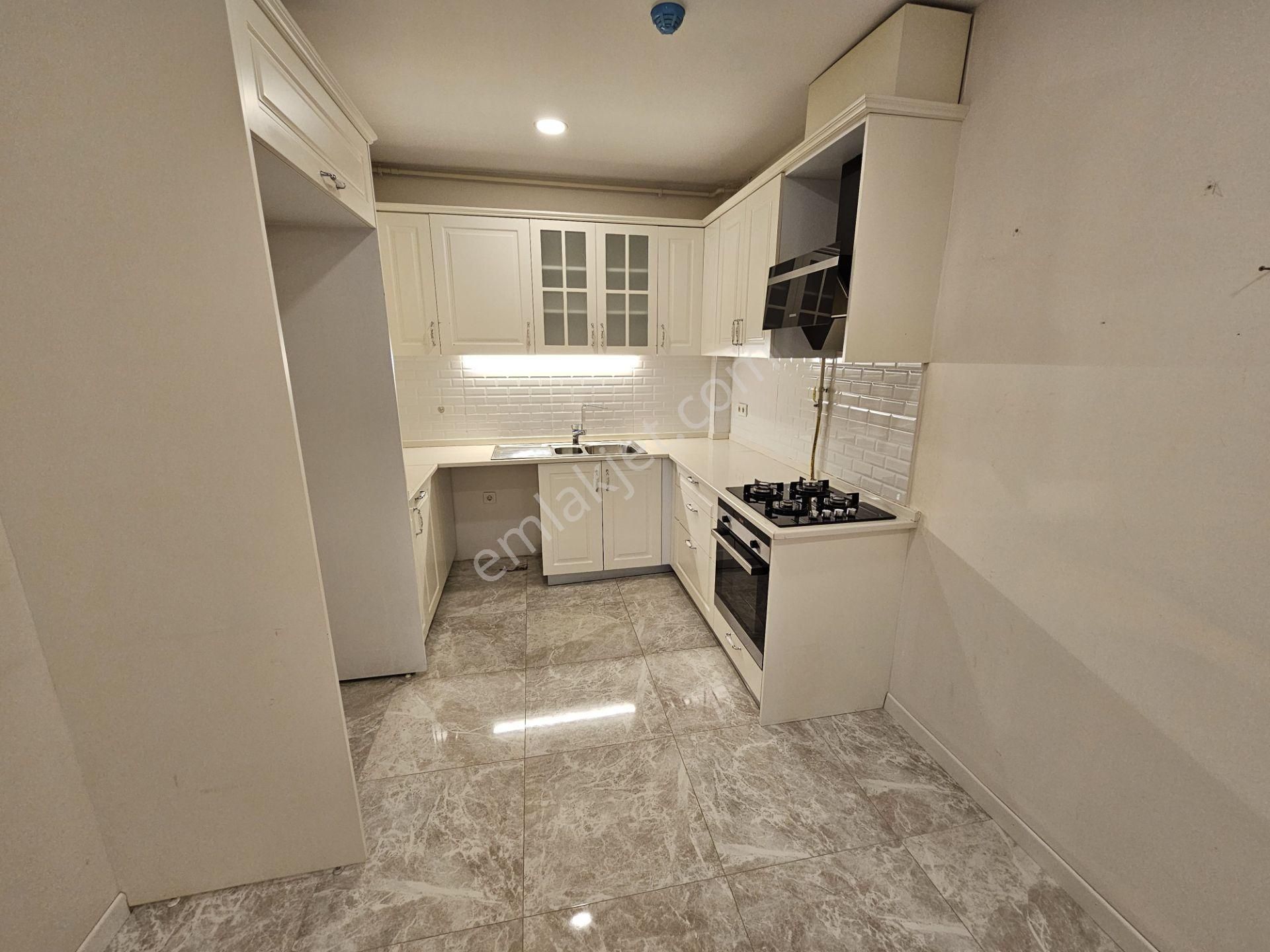 Küçükyalı Sahil Konakları'nda 200m2 Boş Kiralık 4+1 Bahçe Dubleksi - Görsel 14