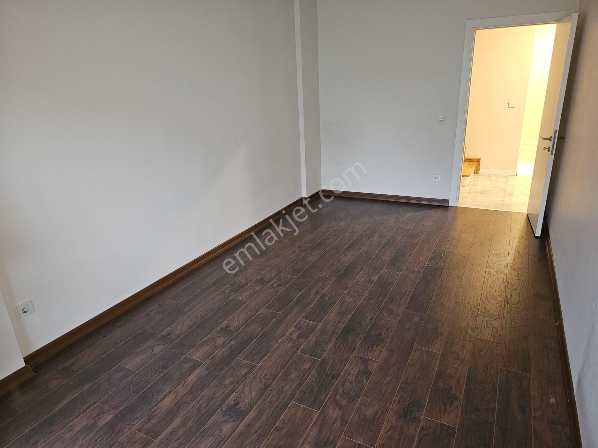 Küçükyalı Sahil Konakları'nda 200m2 Boş Kiralık 4+1 Bahçe Dubleksi - Görsel 23