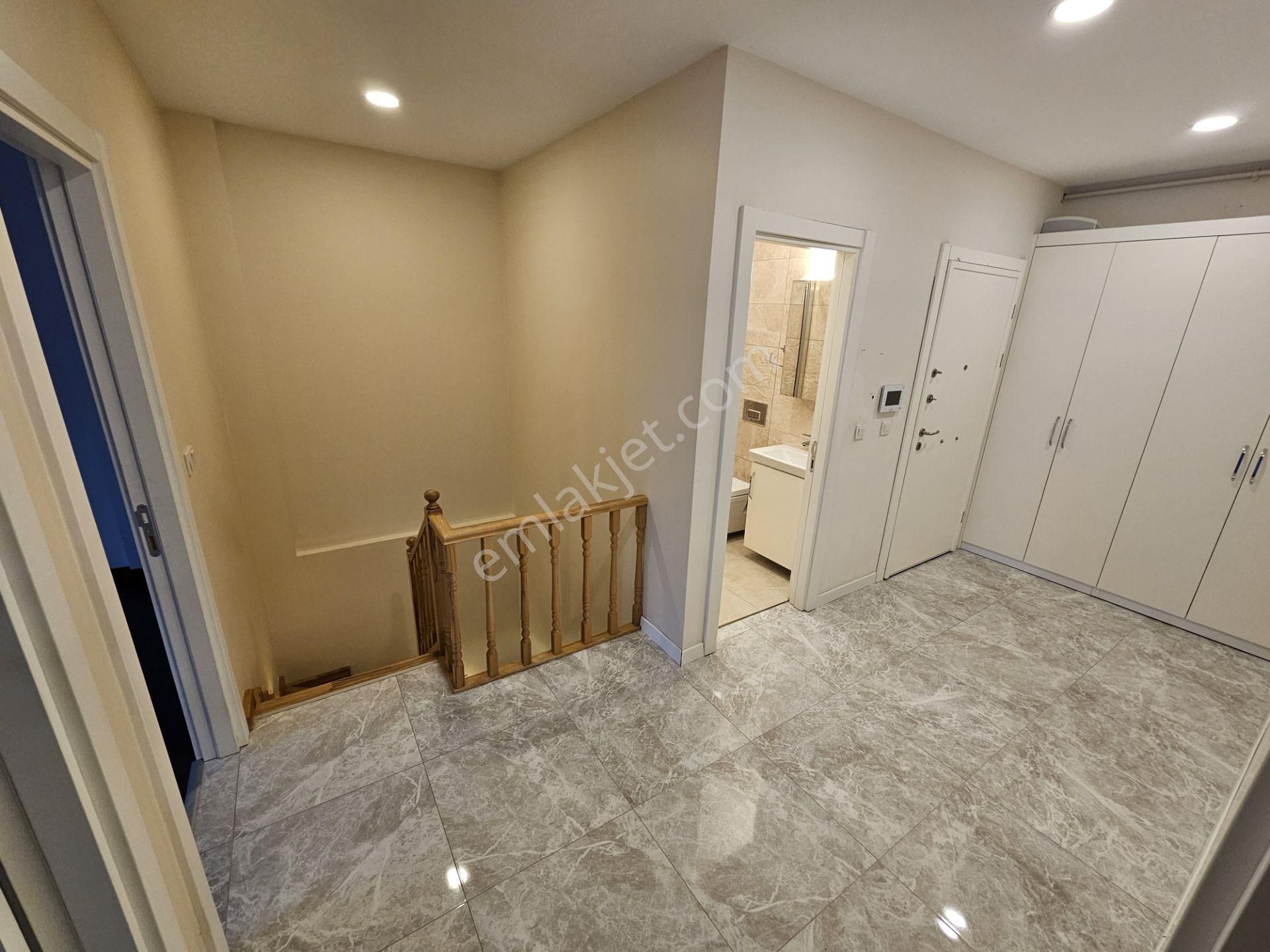 Küçükyalı Sahil Konakları'nda 200m2 Boş Kiralık 4+1 Bahçe Dubleksi - Görsel 21
