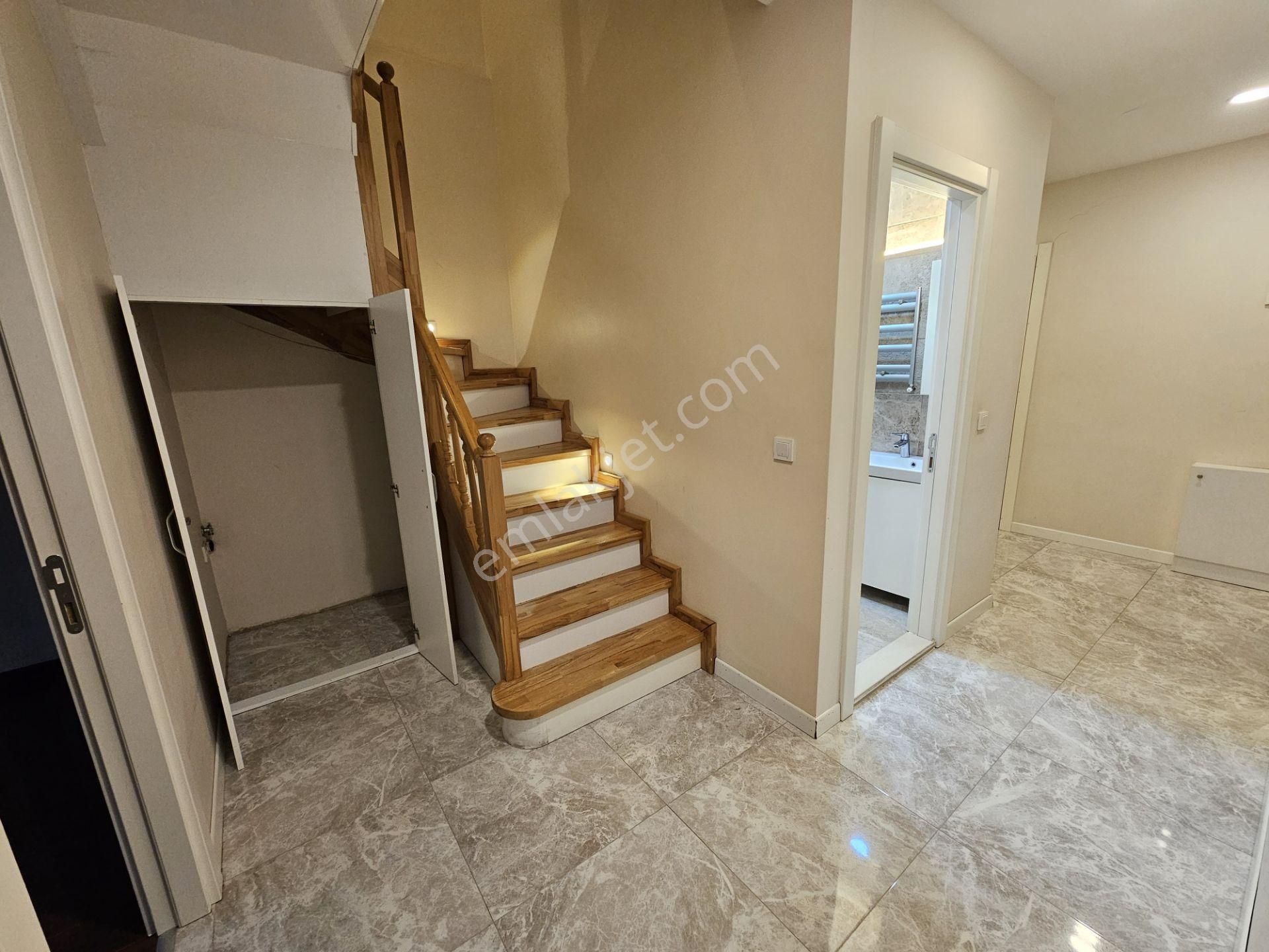 Küçükyalı Sahil Konakları'nda 200m2 Boş Kiralık 4+1 Bahçe Dubleksi - Görsel 25