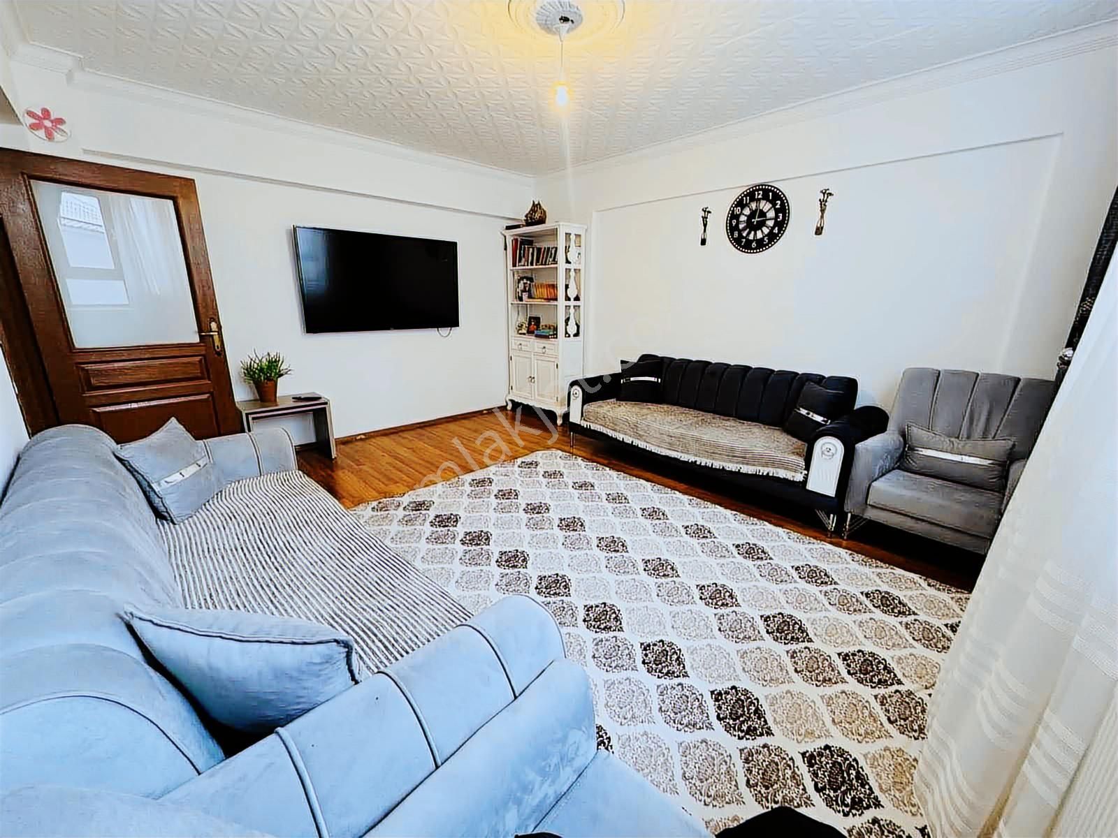 Şentürk Gayrimenkul'den //////cadde Üstü Fırsat Daire/////