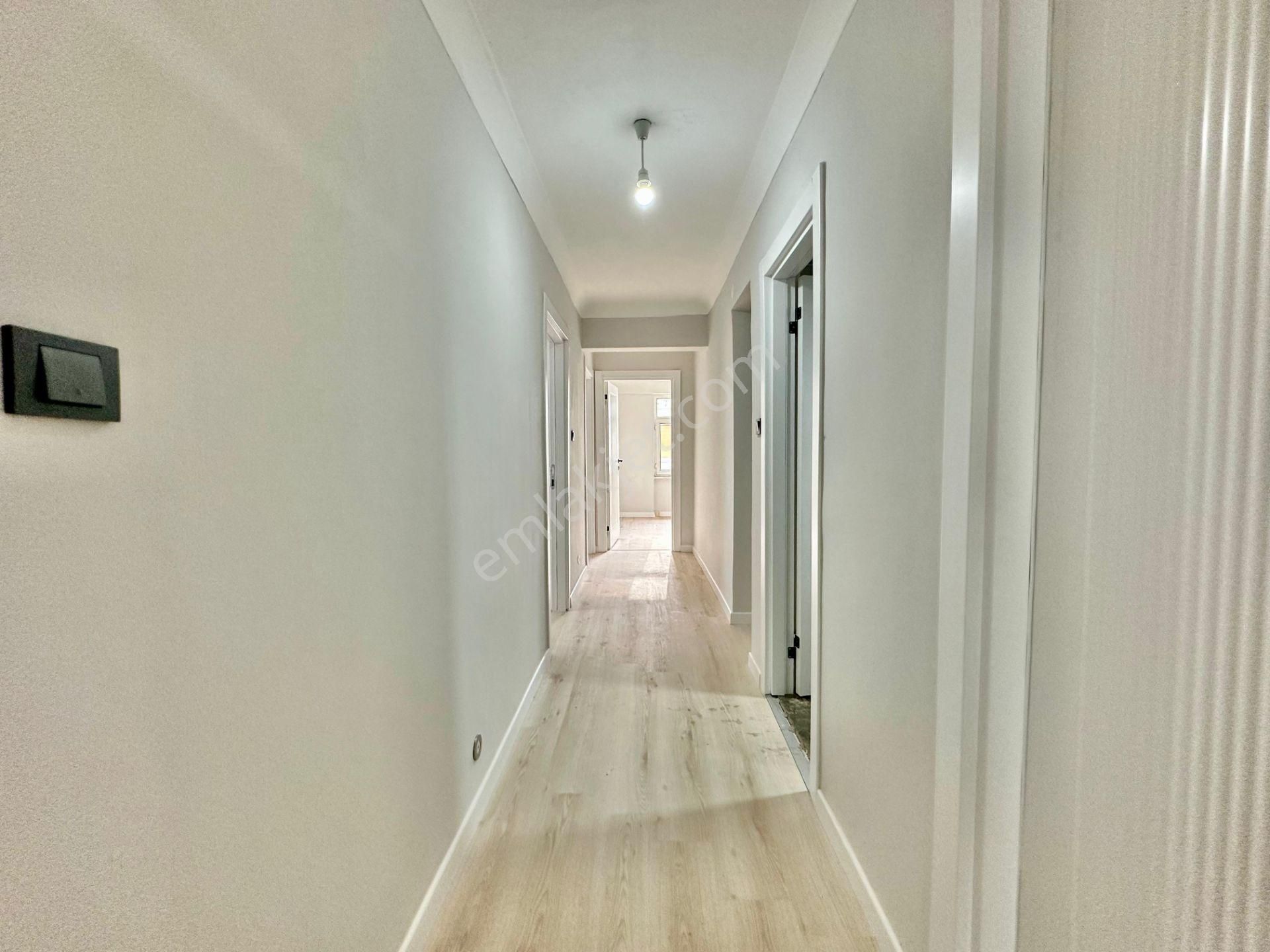 ꧁ay Emlaktan꧂ Akçay'da Ön Cephe Arakat İçi Komple Yapılı Panjurlu Satılık 3+1 Geniş Daire - Görsel 19