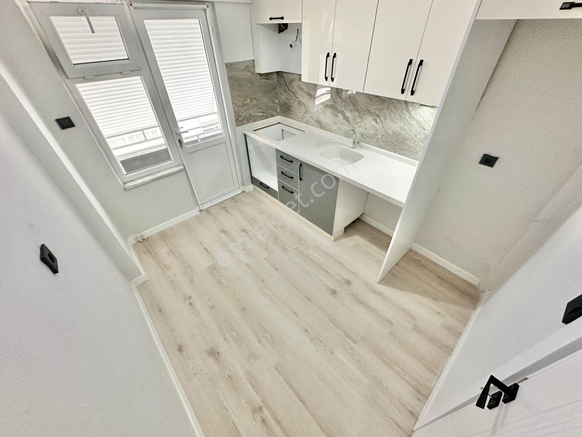 ꧁ay Emlaktan꧂ Akçay'da Ön Cephe Arakat İçi Komple Yapılı Panjurlu Satılık 3+1 Geniş Daire - Görsel 12