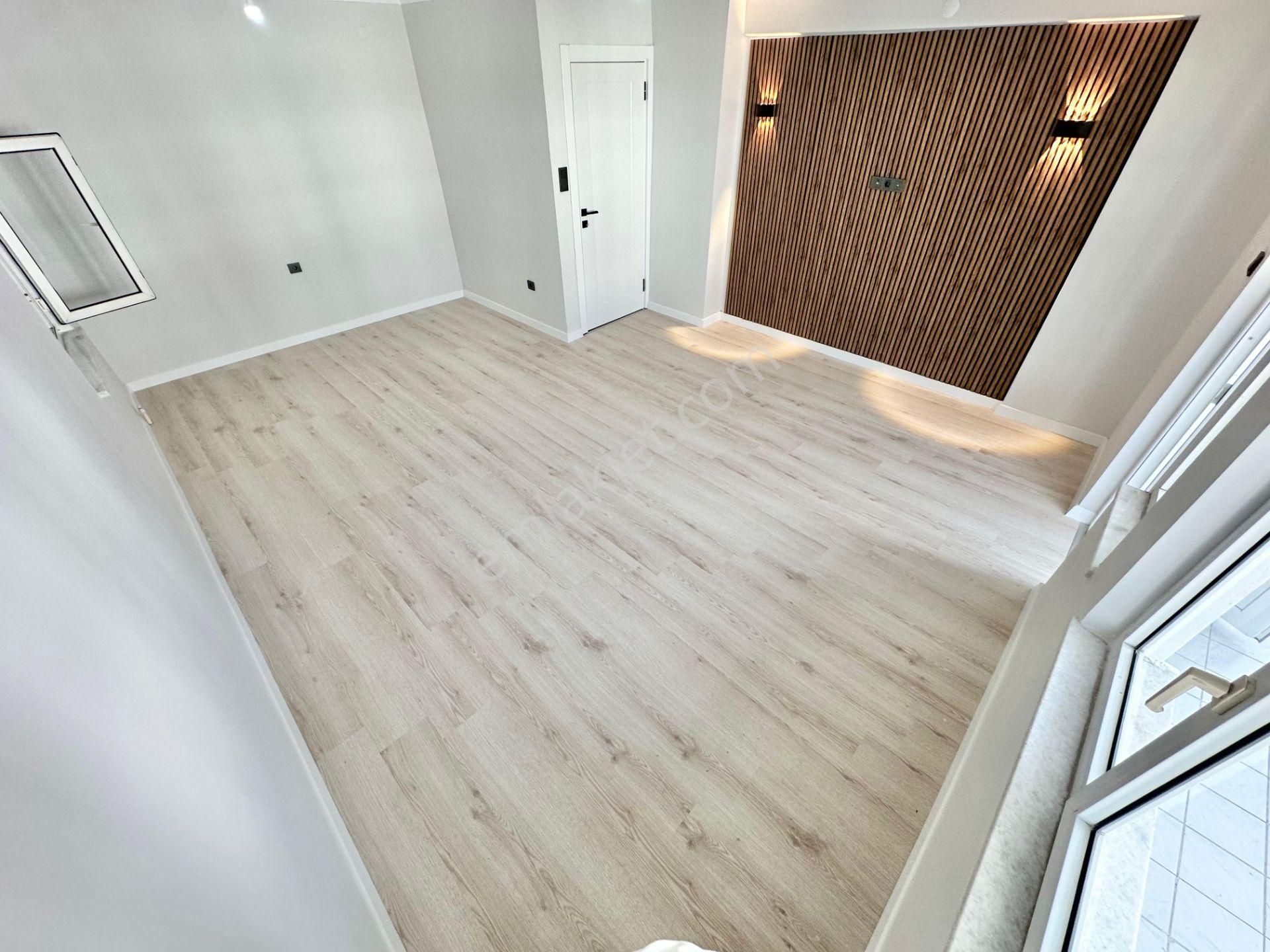 ꧁ay Emlaktan꧂ Akçay'da Ön Cephe Arakat İçi Komple Yapılı Panjurlu Satılık 3+1 Geniş Daire - Görsel 4