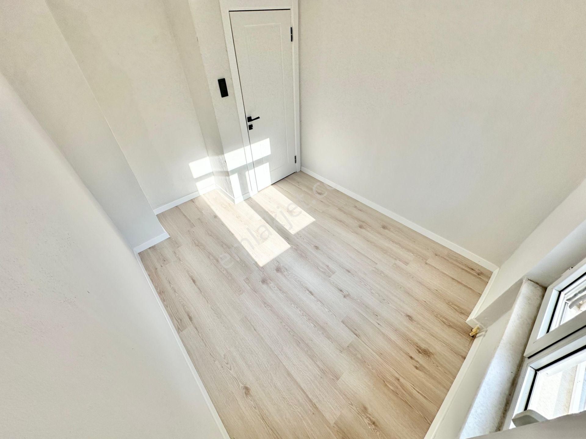 ꧁ay Emlaktan꧂ Akçay'da Ön Cephe Arakat İçi Komple Yapılı Panjurlu Satılık 3+1 Geniş Daire - Görsel 27