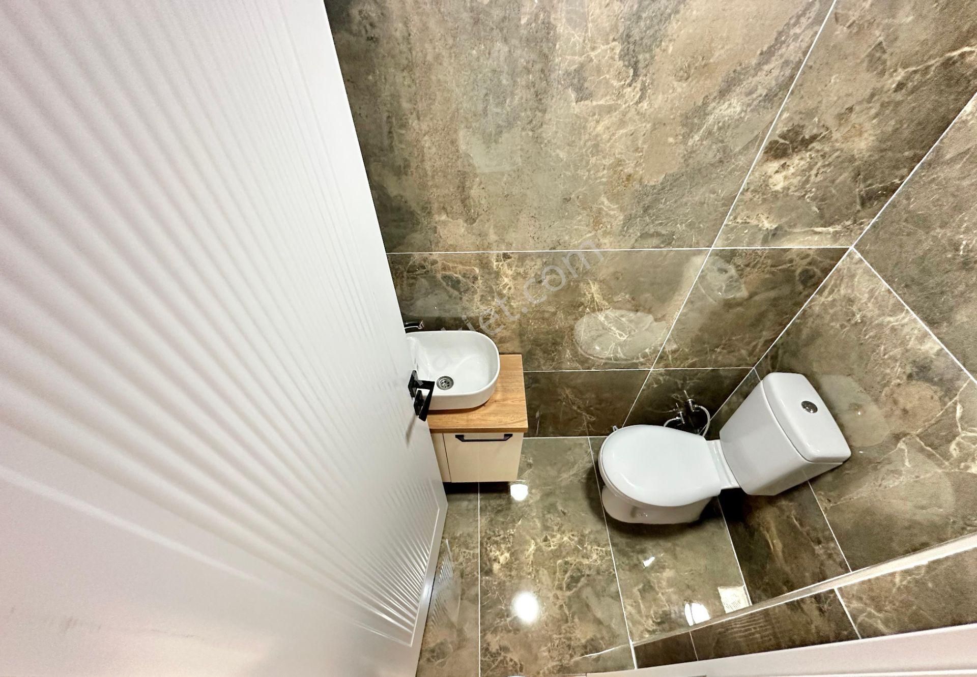 ꧁ay Emlaktan꧂ Akçay'da Ön Cephe Arakat İçi Komple Yapılı Panjurlu Satılık 3+1 Geniş Daire - Görsel 34