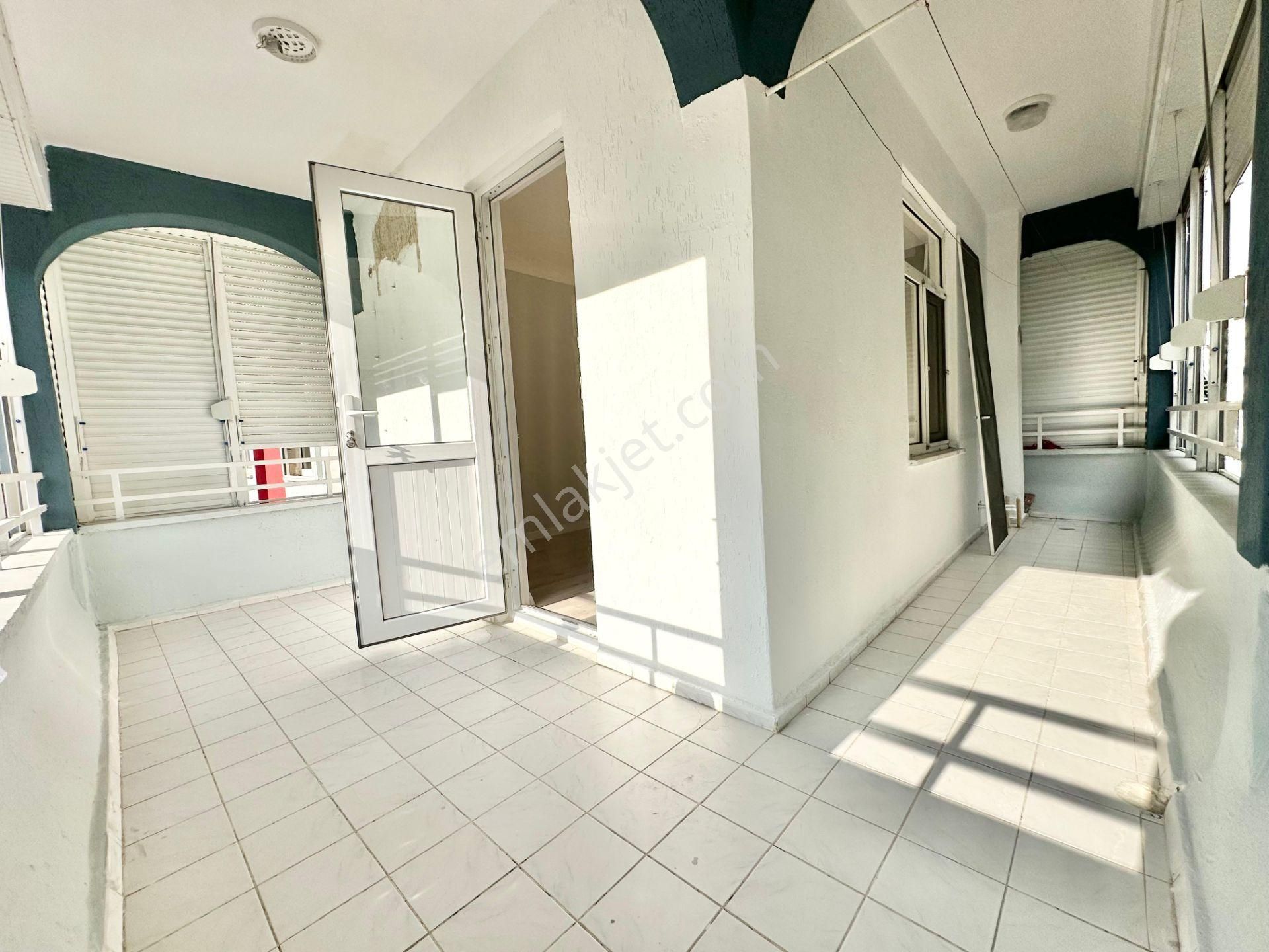 ꧁ay Emlaktan꧂ Akçay'da Ön Cephe Arakat İçi Komple Yapılı Panjurlu Satılık 3+1 Geniş Daire - Görsel 9