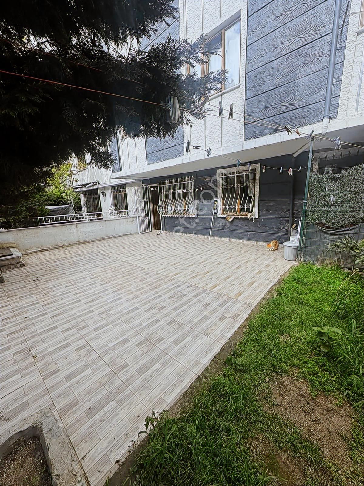 Binevlerde Satılık 2+1 Bahçe Kat 100mt Satılık Daire