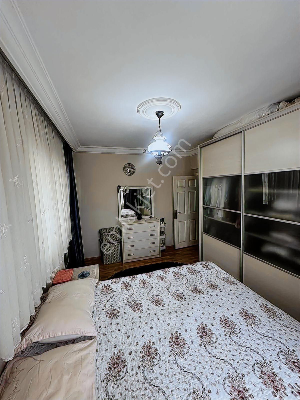 Akşemşettin Mah 3+1 Satılık Balkonlu 135 Mt Katmülkiyetli 2.kat - Görsel 2