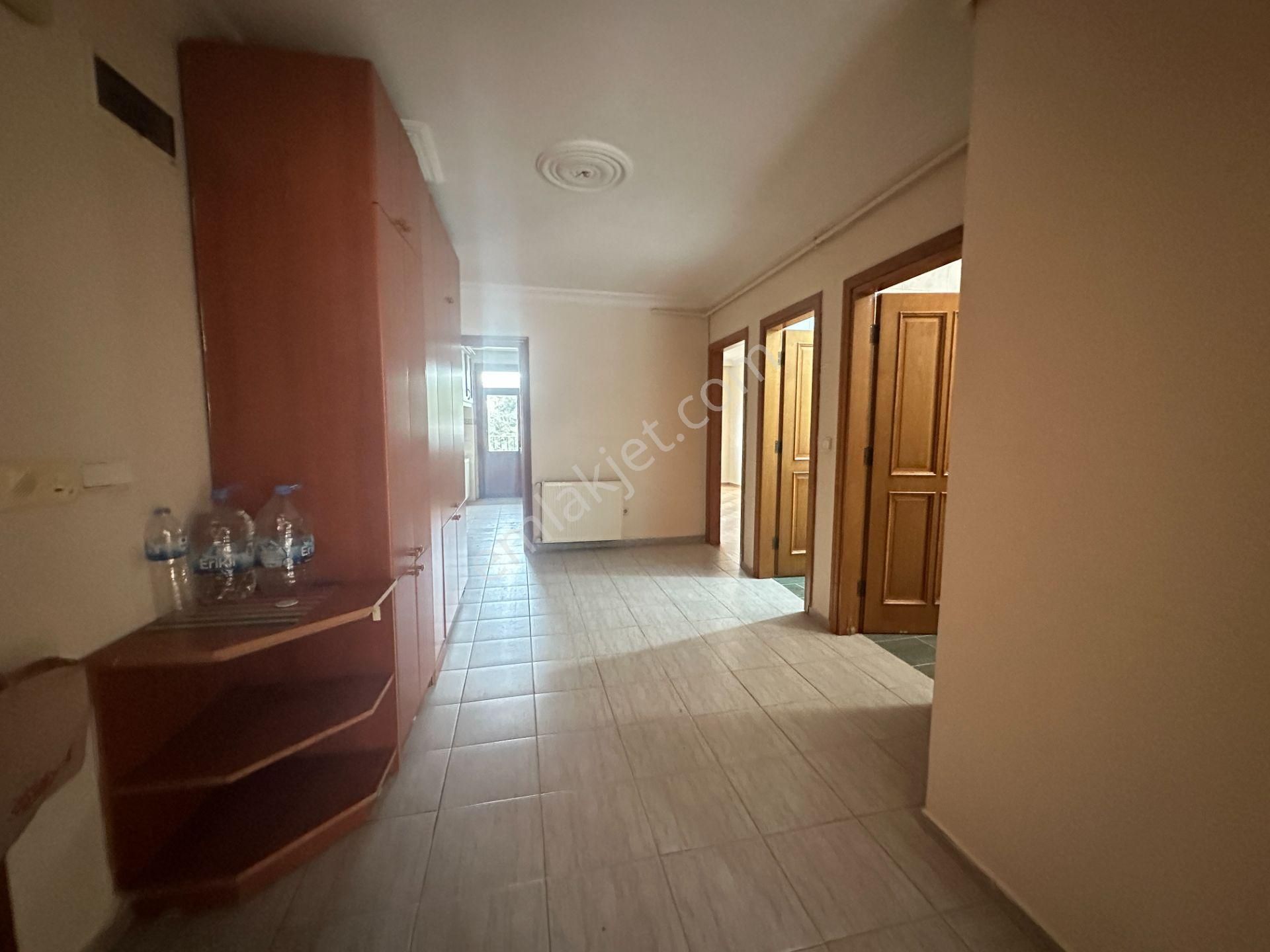 Koşuyolu Sabancı Sitesi Karşısı Geniş 2+1 Satılık Daire / Boştur - Görsel 5