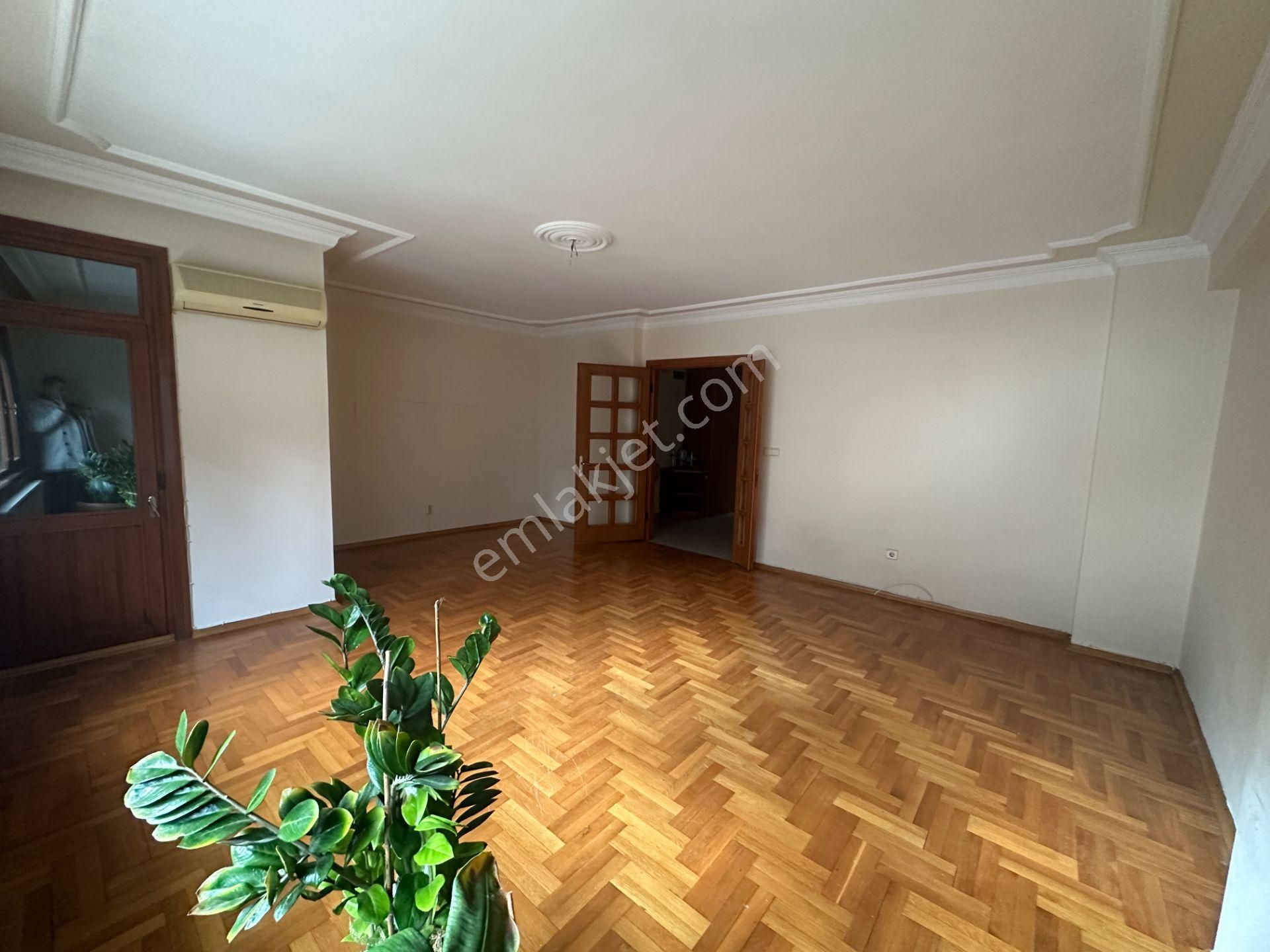 Koşuyolu Sabancı Sitesi Karşısı Geniş 2+1 Satılık Daire / Boştur - Görsel 3