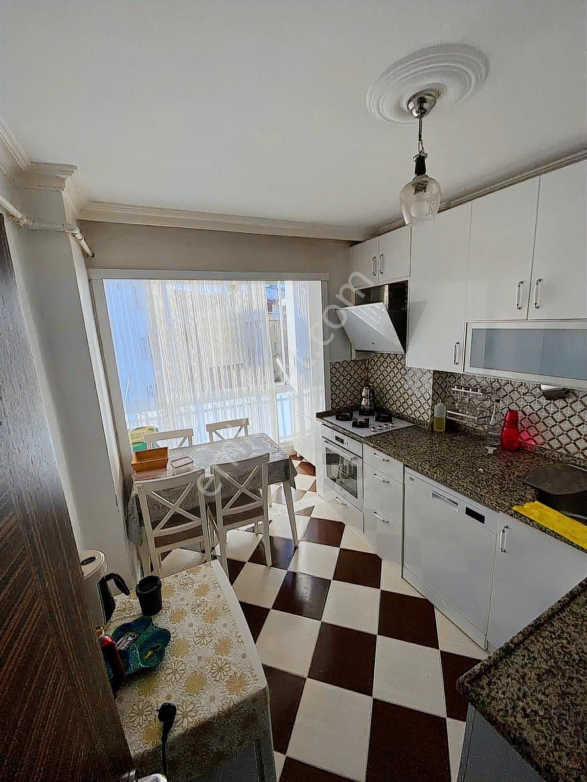 Yeşilpınar"da 2+1 Satılık 85mt Balkonlu 2.kat İskanlı - Görsel 4