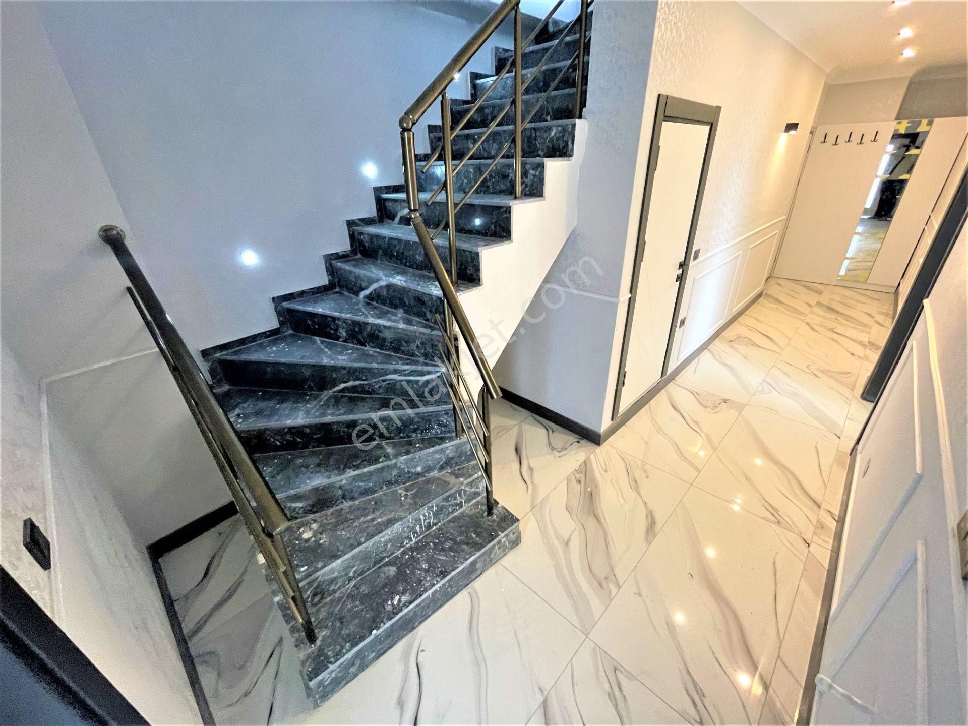 🔴🔴 Aktif'ten Akçay'da Merkezi Konumda Denize 500 Mt Mesafede Sıfır 3+1 Şık Tasarımlı Dublex - Görsel 2