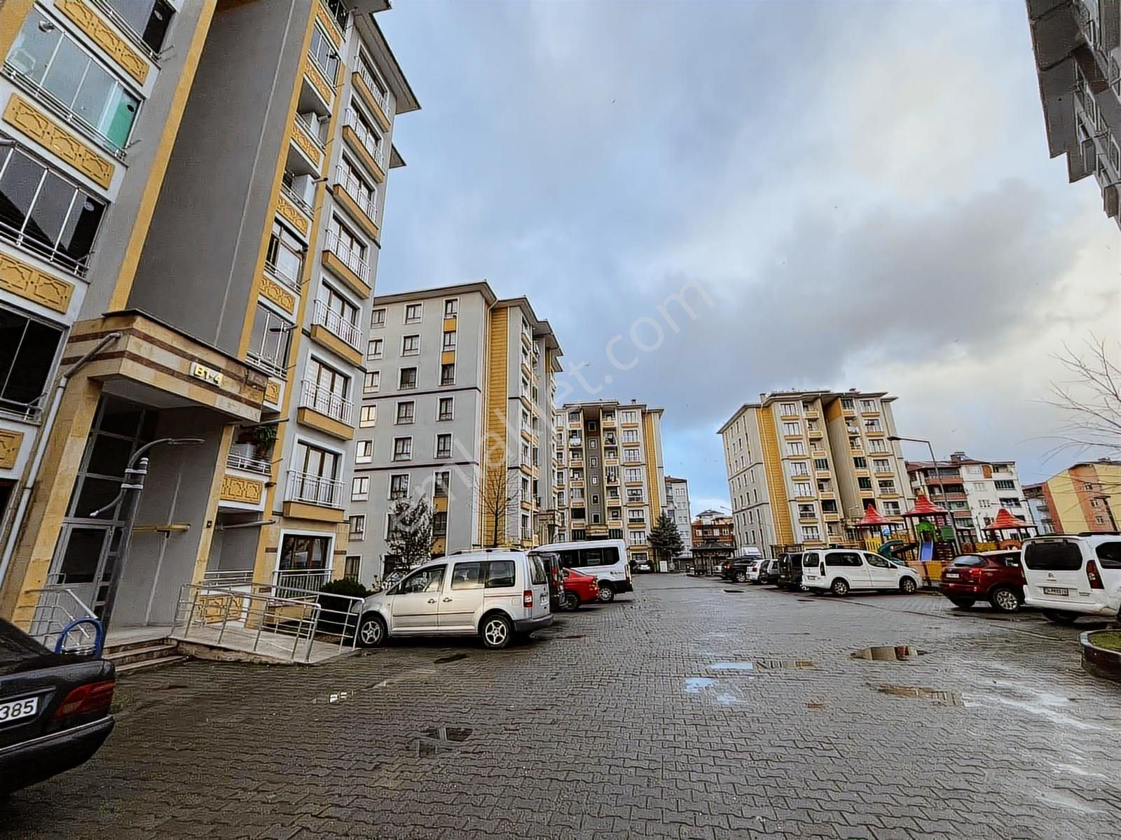 Altın Emlaktan Araklıda Satılık 2+1 Daire
