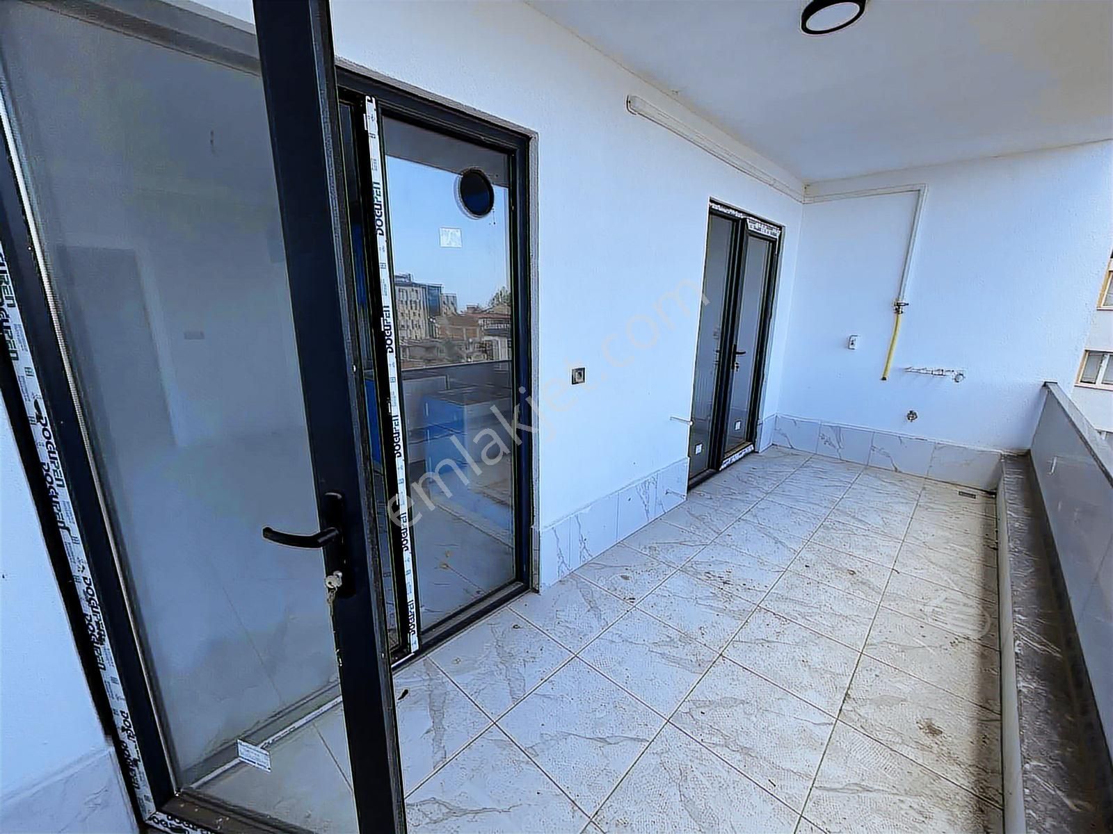 Altın Emlak Trabzonda Satılık 3+1 Fırsat Daire(takasa Uygun) - Görsel 2