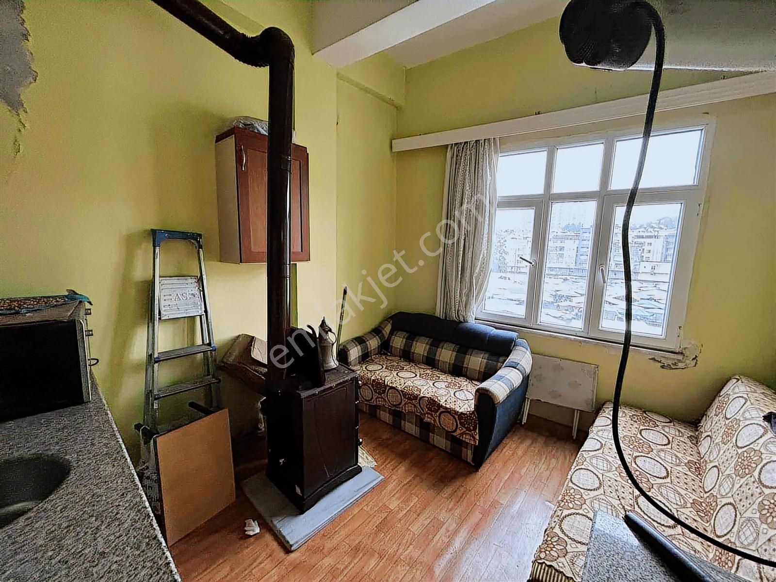 Altın Emlak Trabzon Vakfıkebirde Satılık 1+1 Daire