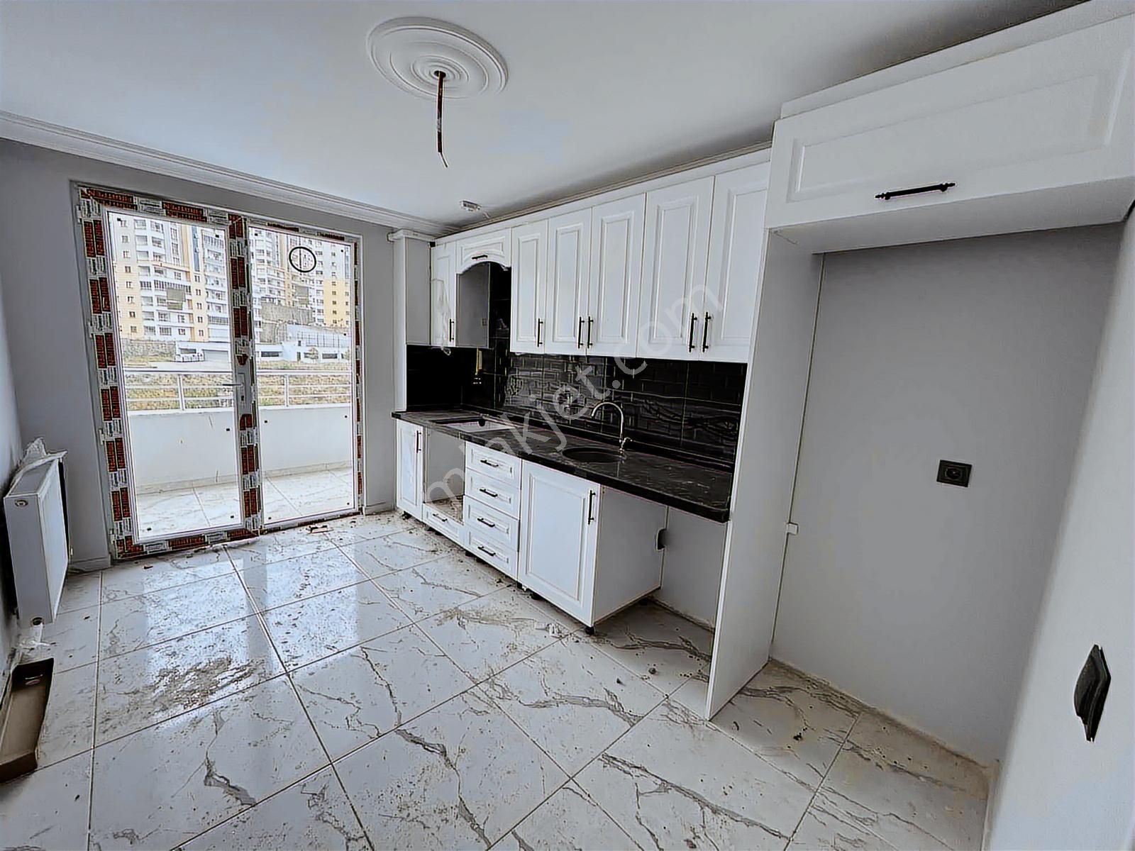 Altın Emlak Trabzon Kaşüstünde Satılık 3+1 Daire - Görsel 2