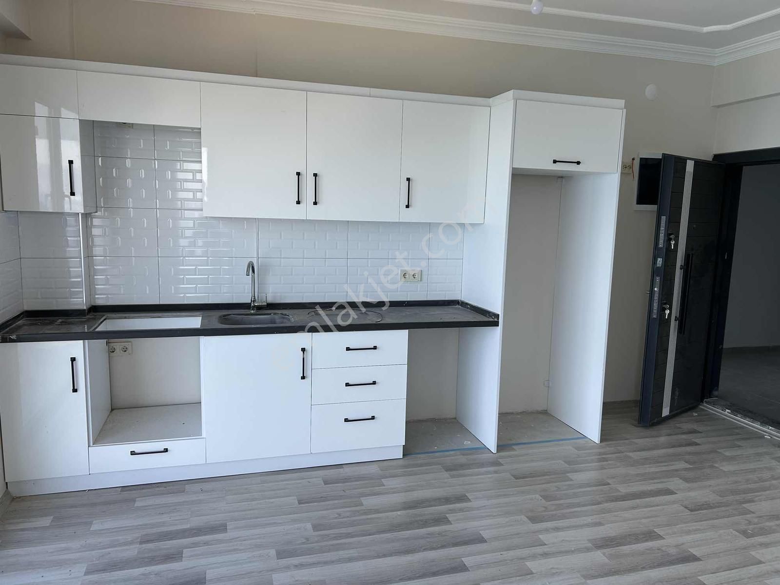 Altın Emlak Trabzonda Satılık 1+1 Daire - Görsel 14