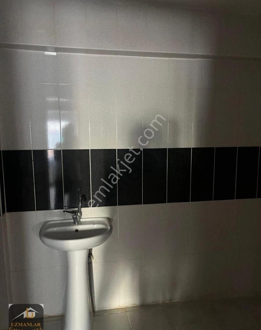 Alsancak Mahallesinde Asansörlü Kiralık 3+1 Daire - Görsel 13