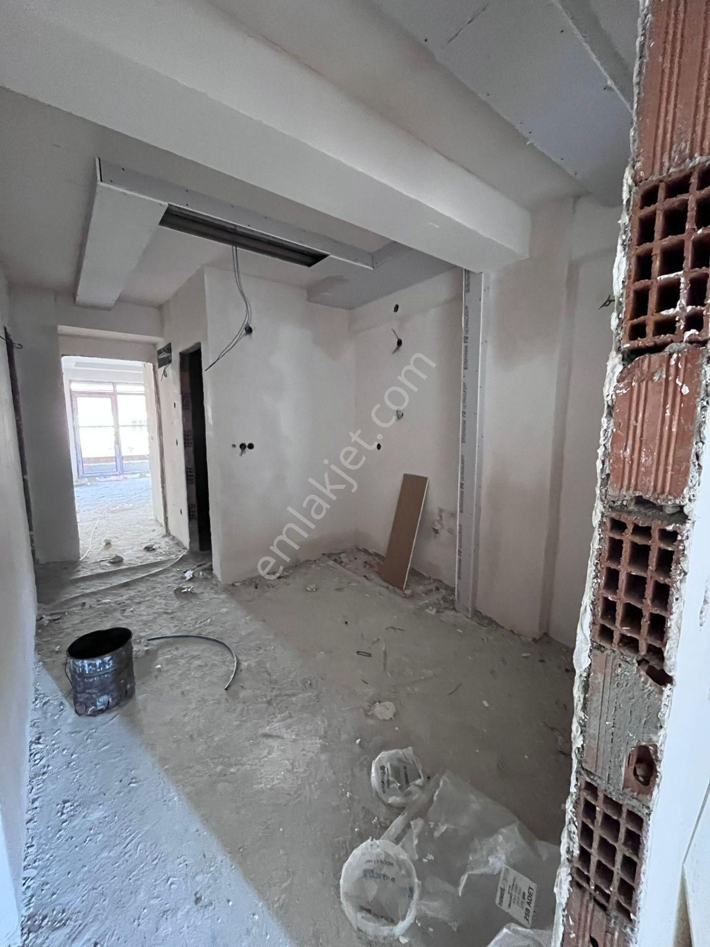 Elmas Emlaktan 71 Evlerde Satılık 1+1 - Görsel 3