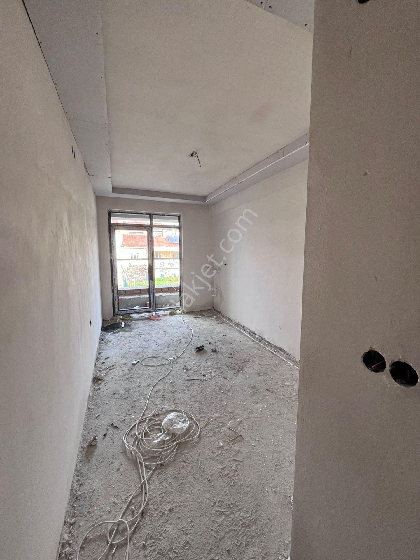 Elmas Emlaktan 71 Evlerde Satılık 1+1 - Görsel 2