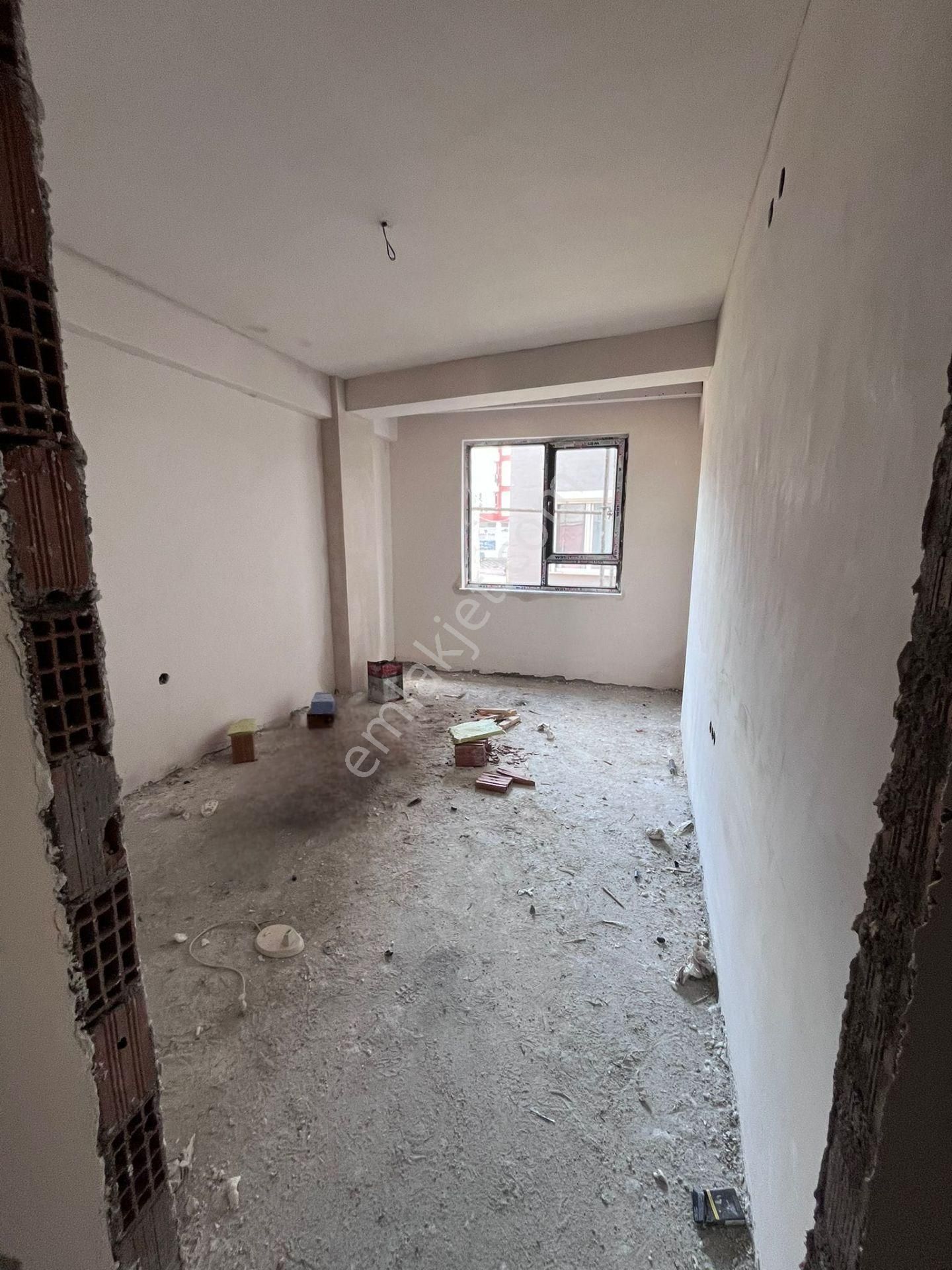 Elmas Emlaktan 71 Evlerde Satılık 1+1