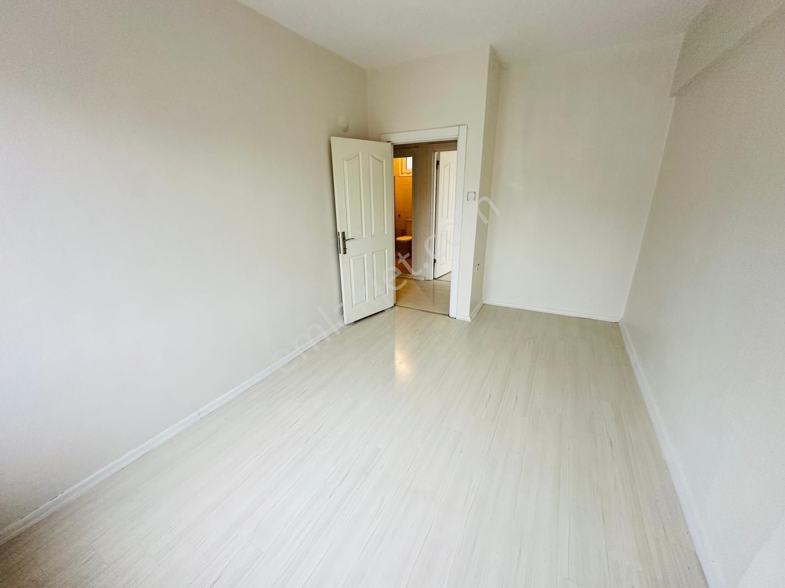 Has Seba'dan Sefaköy Merkezde Taşkasaba Yakın 3+1 120m2 3.katt - Görsel 14