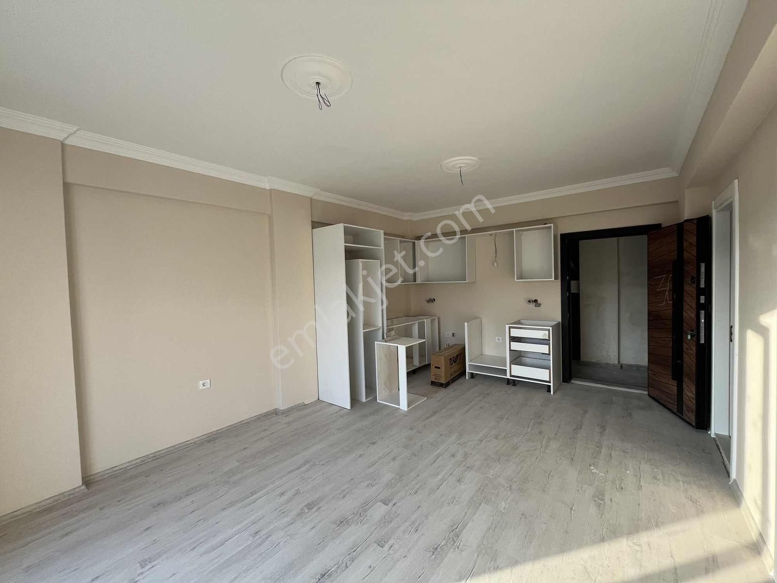 Altın Emlaktan Bostancı Da 0,99 Krediye Uygun Satılık 1+1 Daire