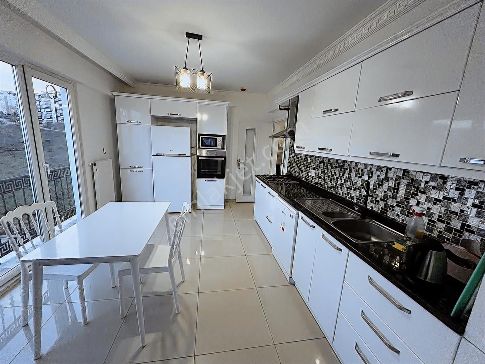 Altın Emlak Trabzonda Satılık 3+1 Deniz Manzaralı Daire - Görsel 4