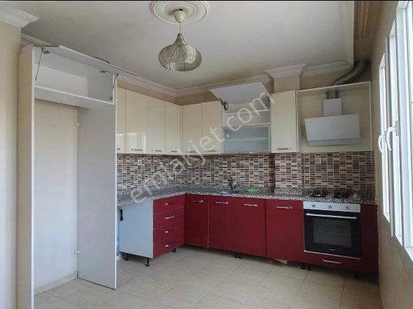 İsmetpaşa’da Cadde Üzeri! 3+1 Kiralık Müstakil Ev – Merkezi Konum