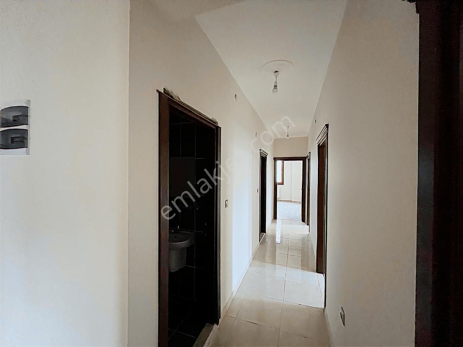 Altın Emlaktan Yomra Da Satılık 4+1 Daire - Görsel 9