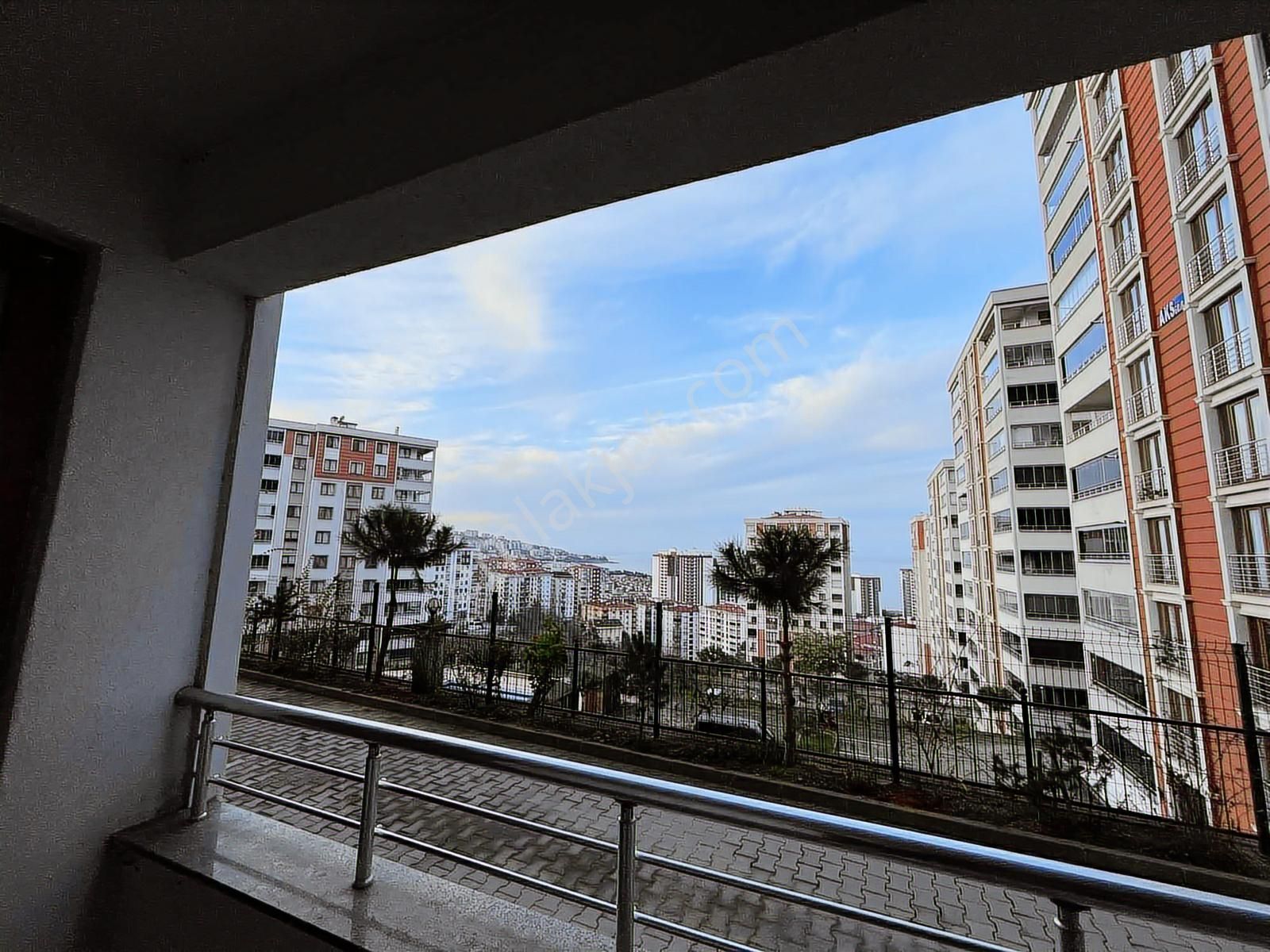 Altın Emlaktan Yomra Da Satılık 3+1 Daire - Görsel 3