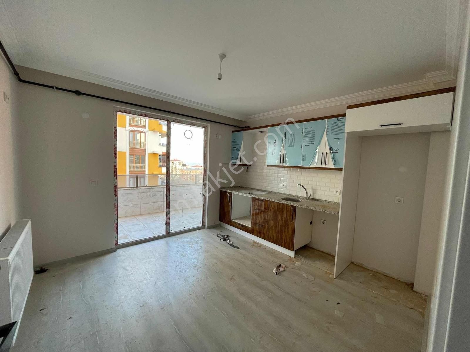 Altın Emlaktan Yalıncakta Satılık 3+1 Daire