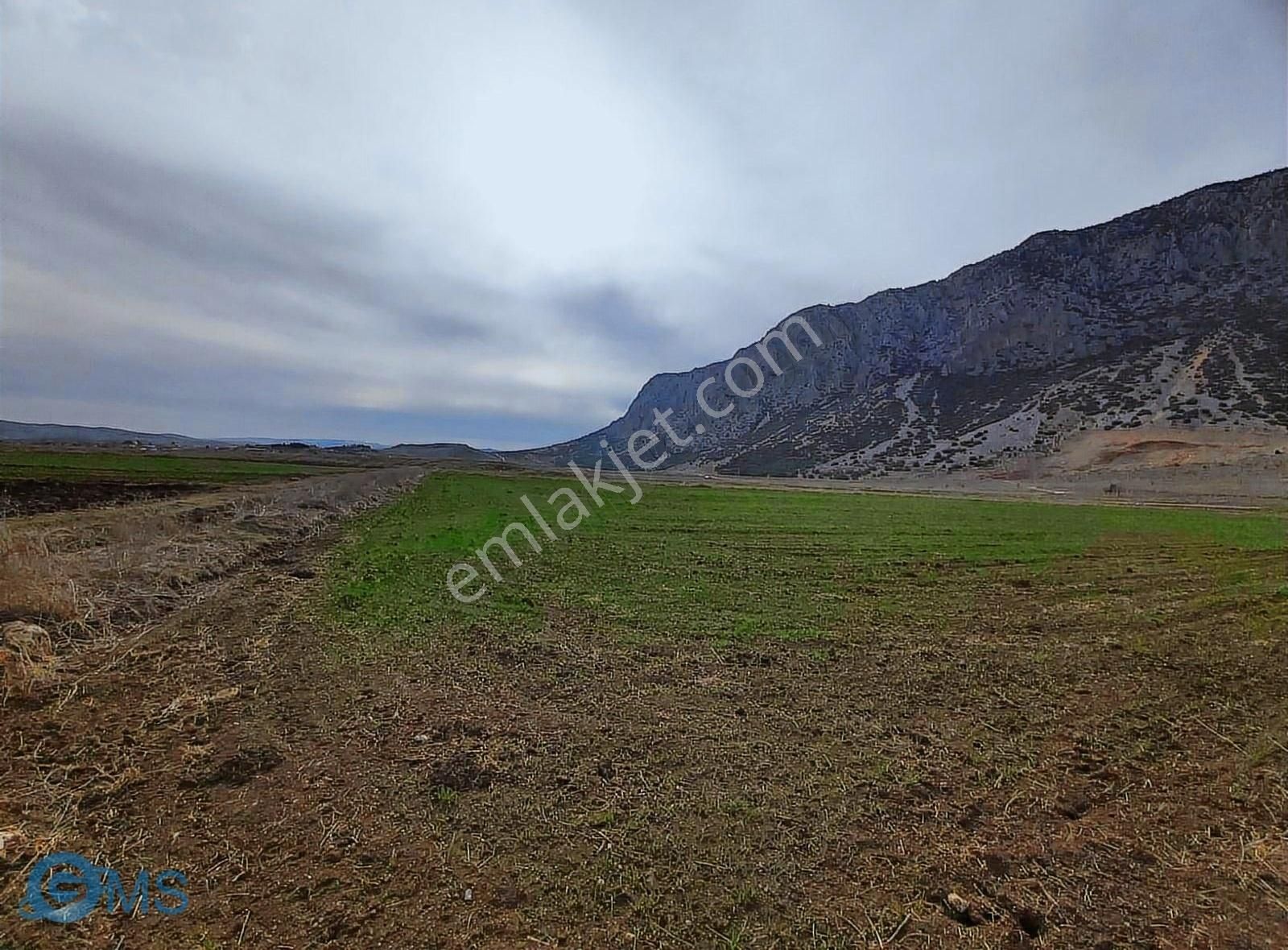 Burdur Yeşilova Alanköy De 2900m2 Yolu Suyu Mevcut Yatırımlık - Görsel 17