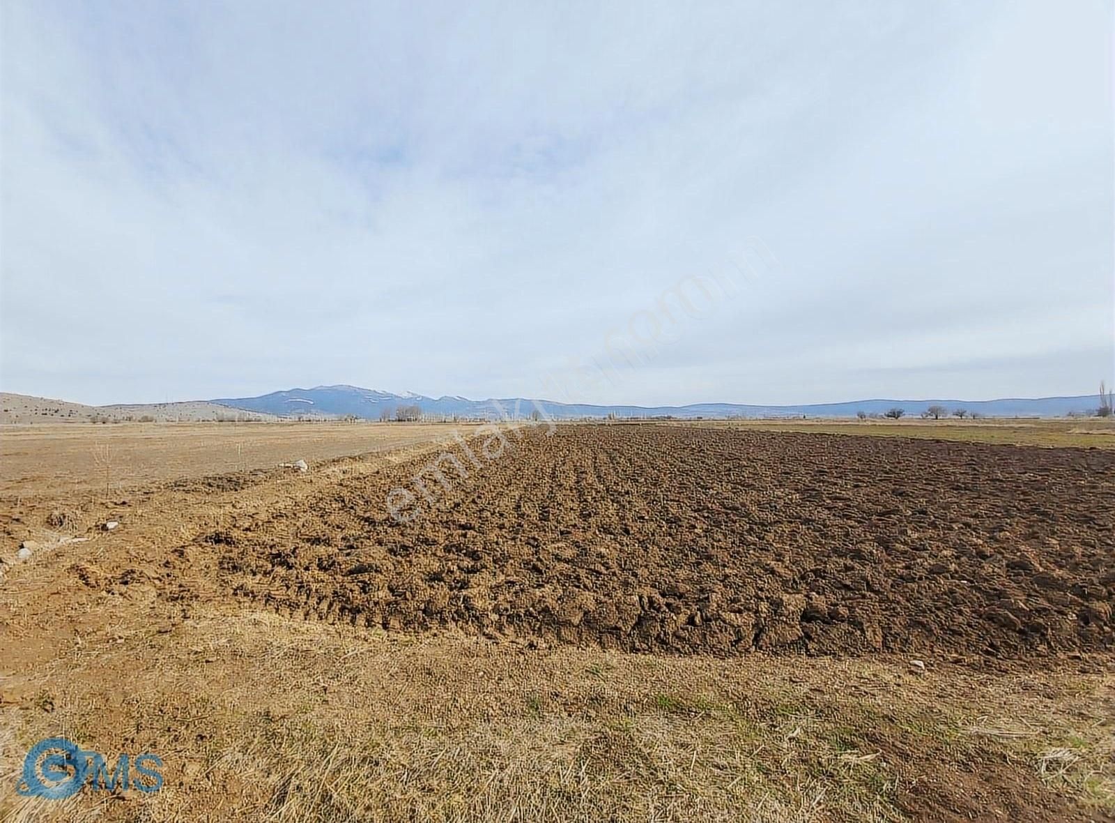 Burdur Yeşilova Alanköy De 2900m2 Yolu Suyu Mevcut Yatırımlık - Görsel 11