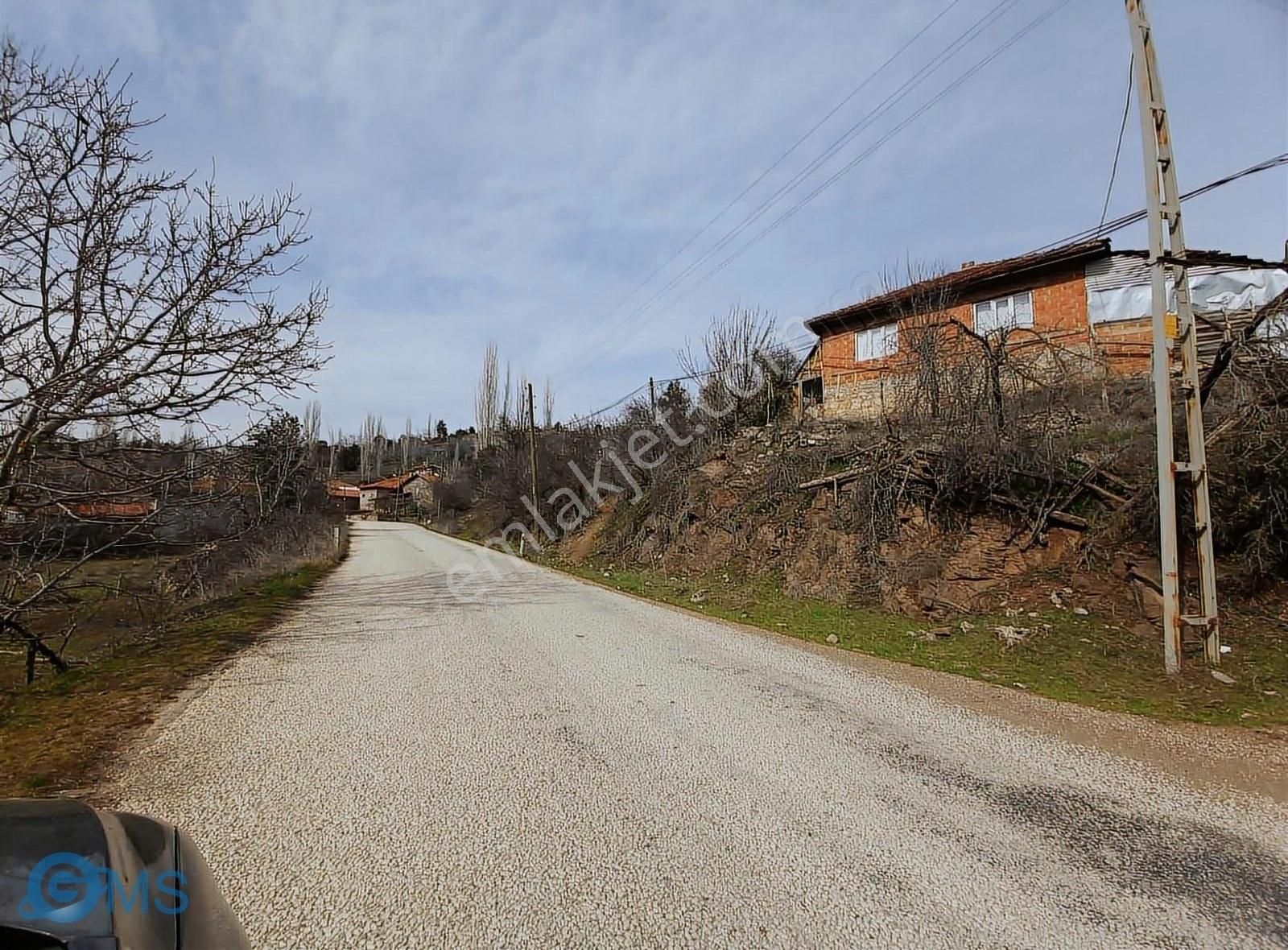 Burdur Yeşilova Alanköy De 2900m2 Yolu Suyu Mevcut Yatırımlık - Görsel 10
