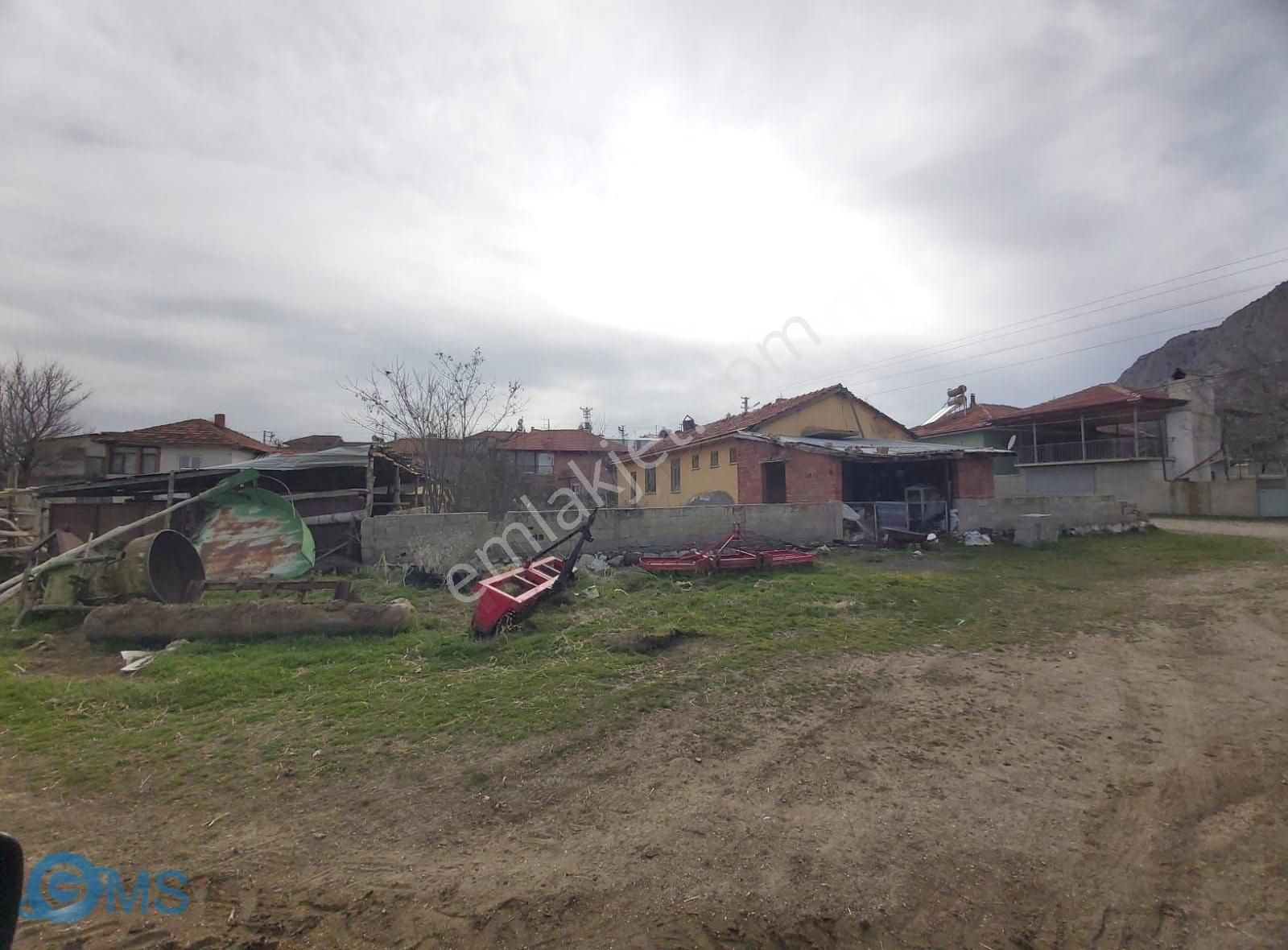 Burdur Yeşilova Alanköy De 2900m2 Yolu Suyu Mevcut Yatırımlık - Görsel 21