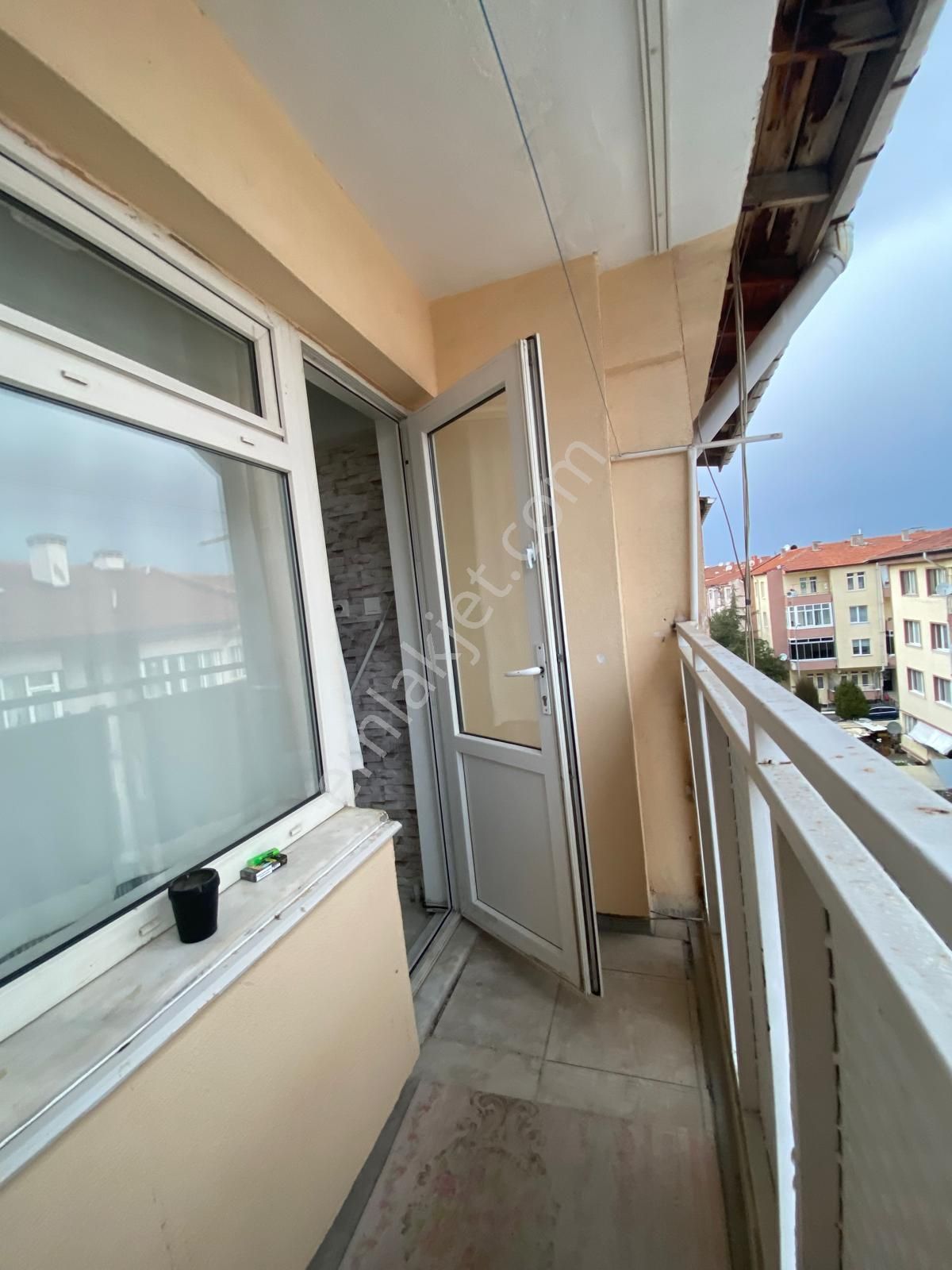 Deniz Yiğit'ten Meydan Mahallesinde Merkezde Satılık 2+1 Daire Full Yapılı Bakımlı - Görsel 16