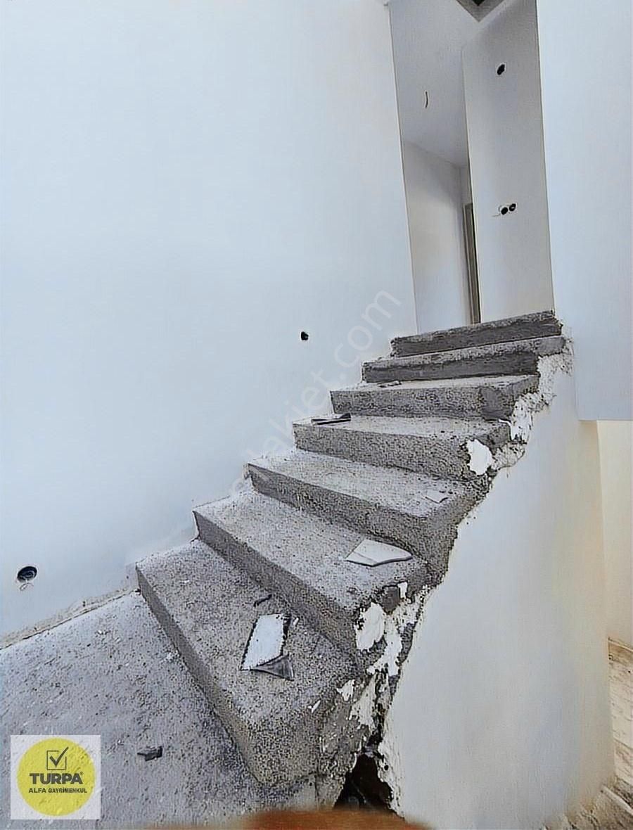 Karaali Mahallesi'nde 4+1 Satılık Müstakil Havuzlu Villa - Görsel 4