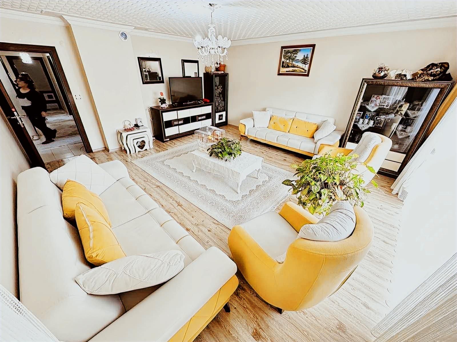 Beyler'den Yeşilovada Katta Öncephe Geniş M² Çift Banyo 3+1daire - Görsel 23